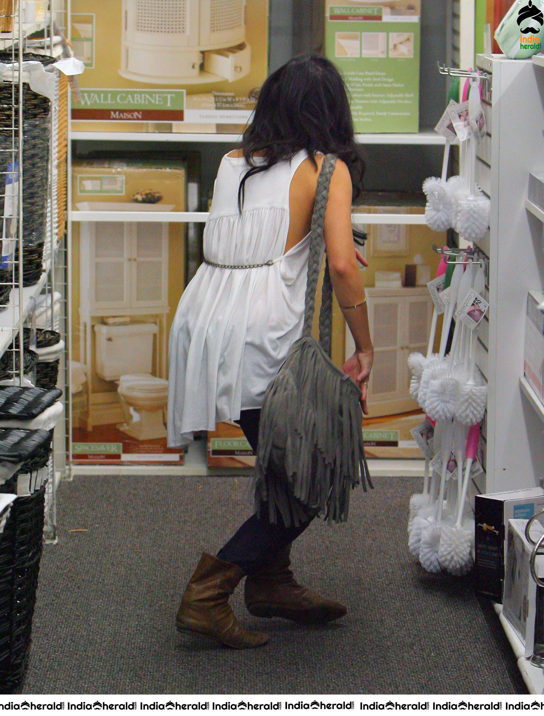 Vanessa Hudgens Caught by Paparazzi while she was out for Shopping in LA