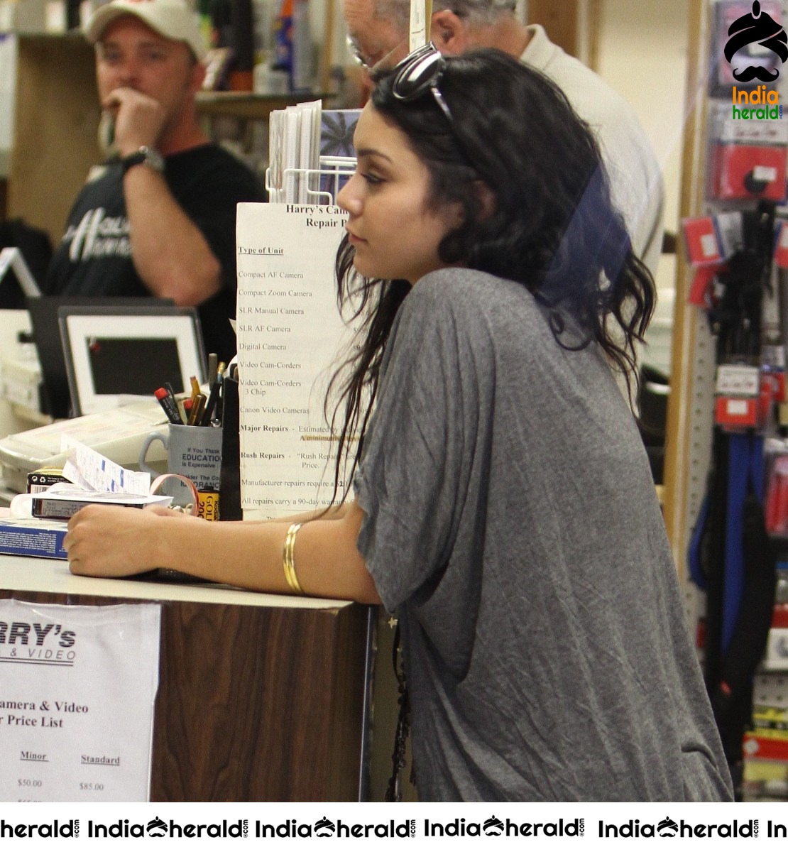 Vanessa Hudgens caught by Paparazzi while shopping