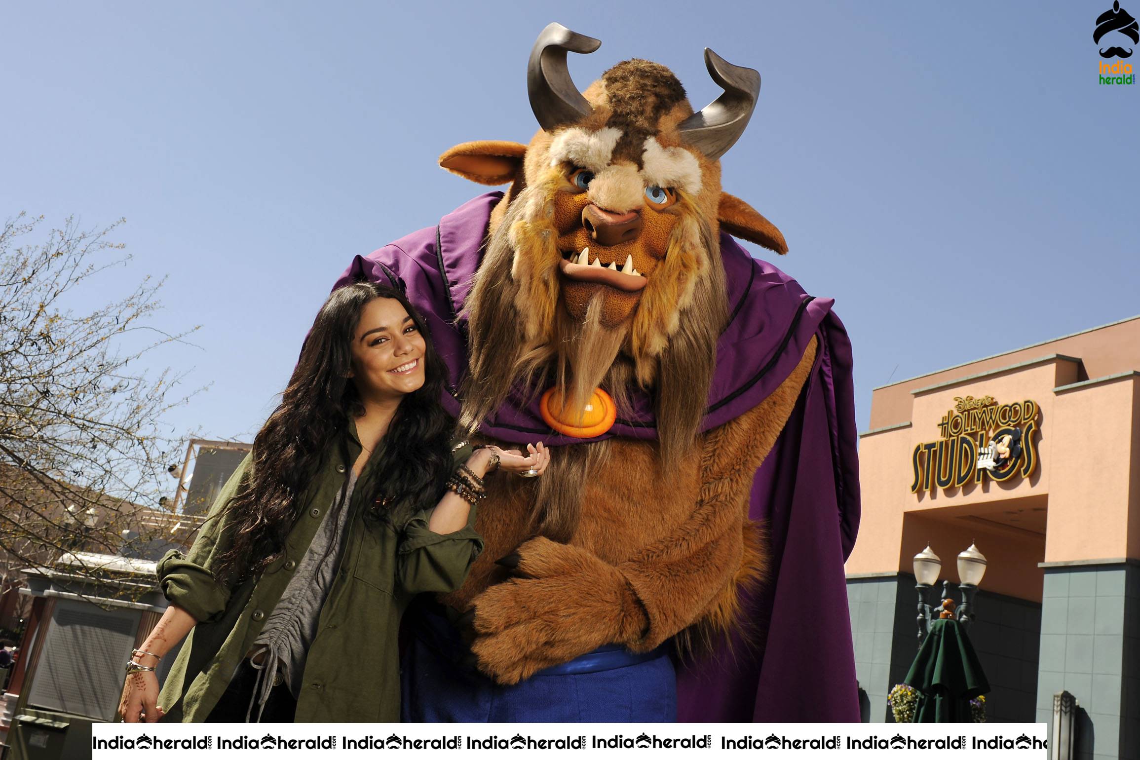 Vanessa Hudgens Enjoys Universal Studios and then does Shopping at Studio City