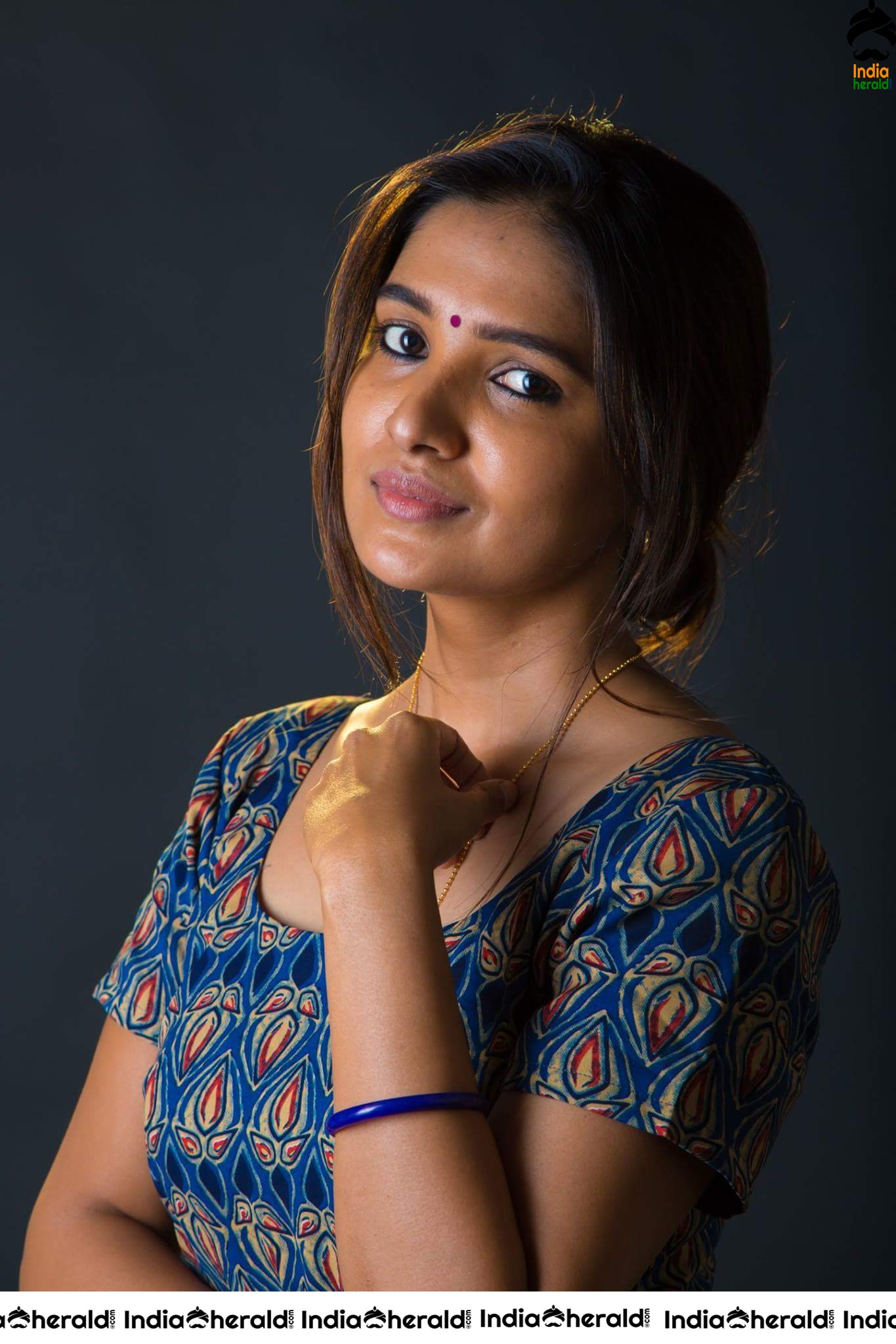 Vani Bhojan Latest Compilation Photos