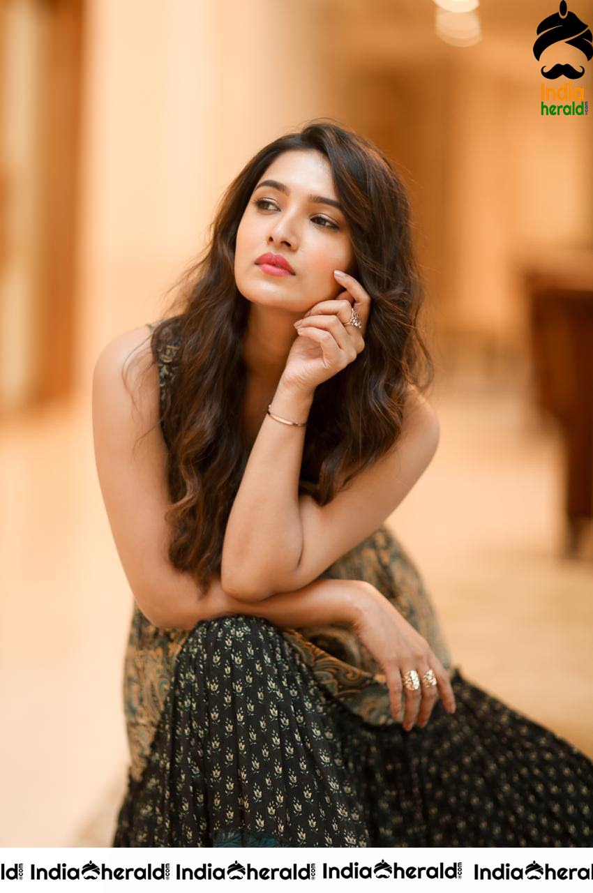 Vani Bhojan Latest Stills