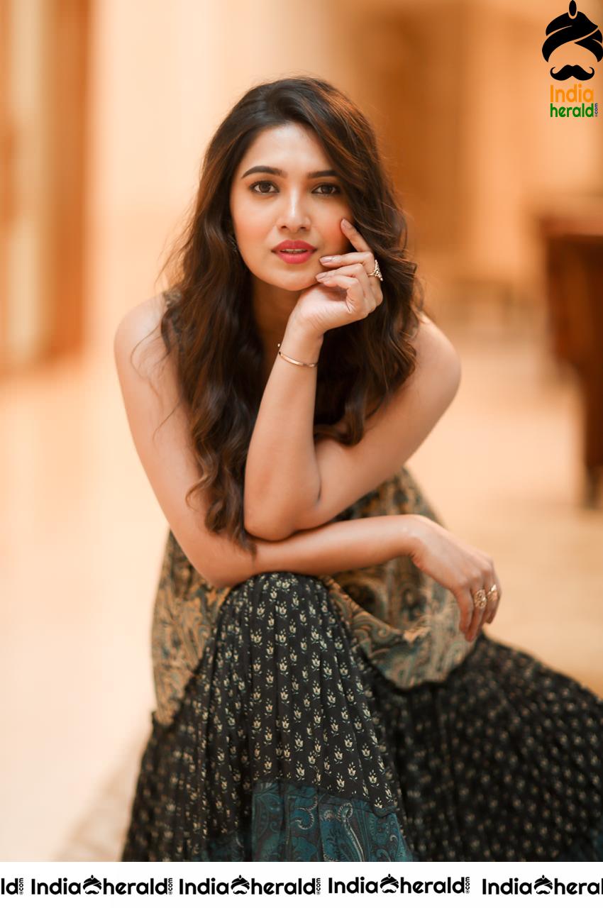 Vani Bhojan Latest Stills