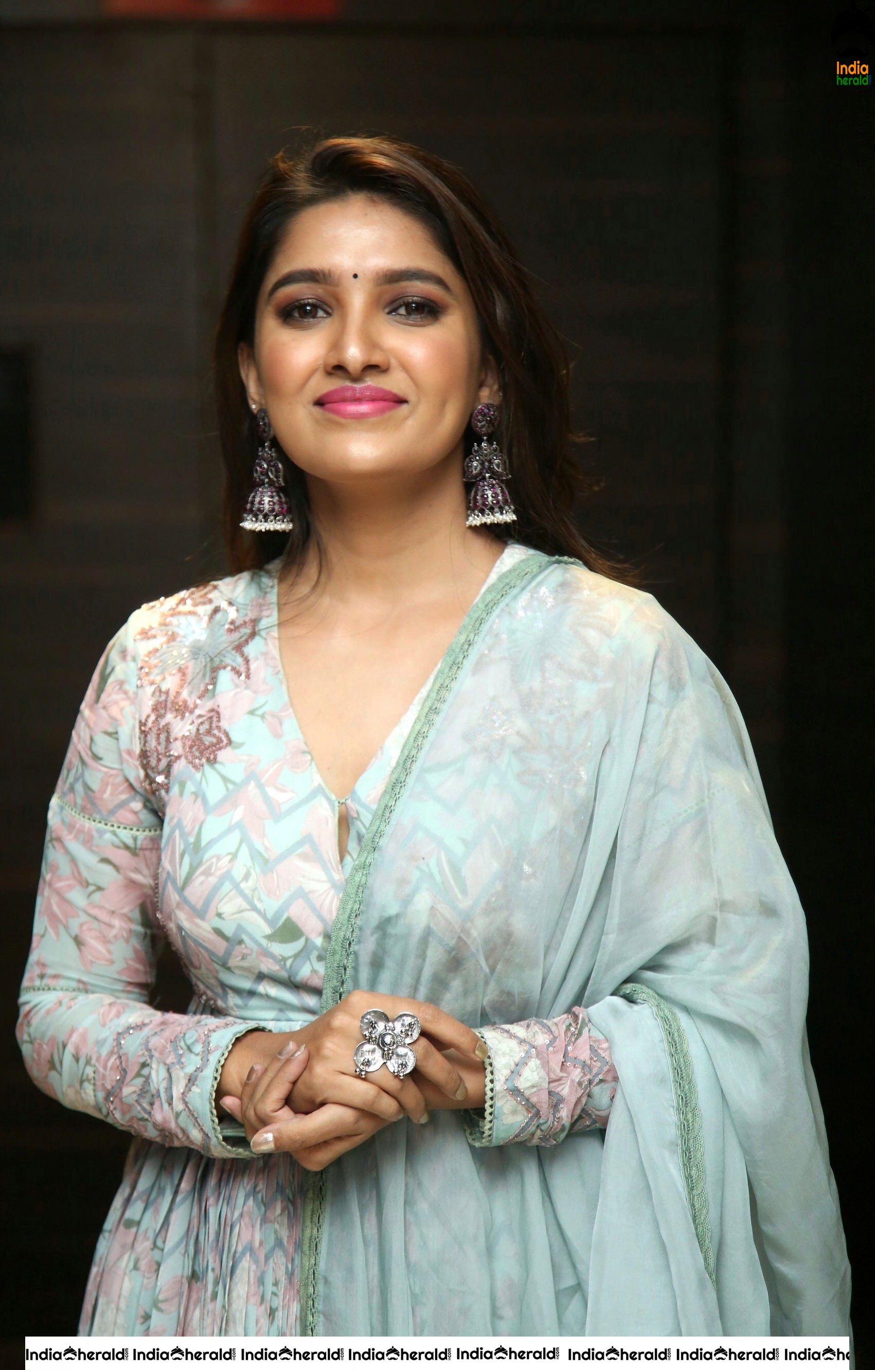 Vani Bhojan Latest Stills