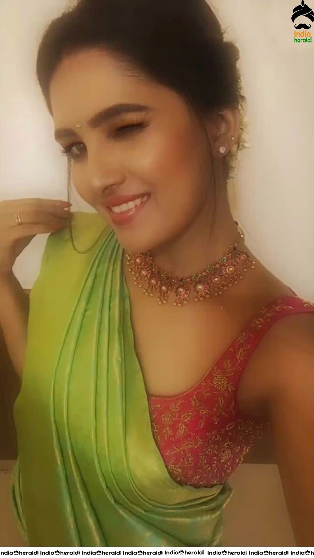 Vani Bhojan looking Vivacious and Sexy in these Hot Saree and Backless Blouse photos