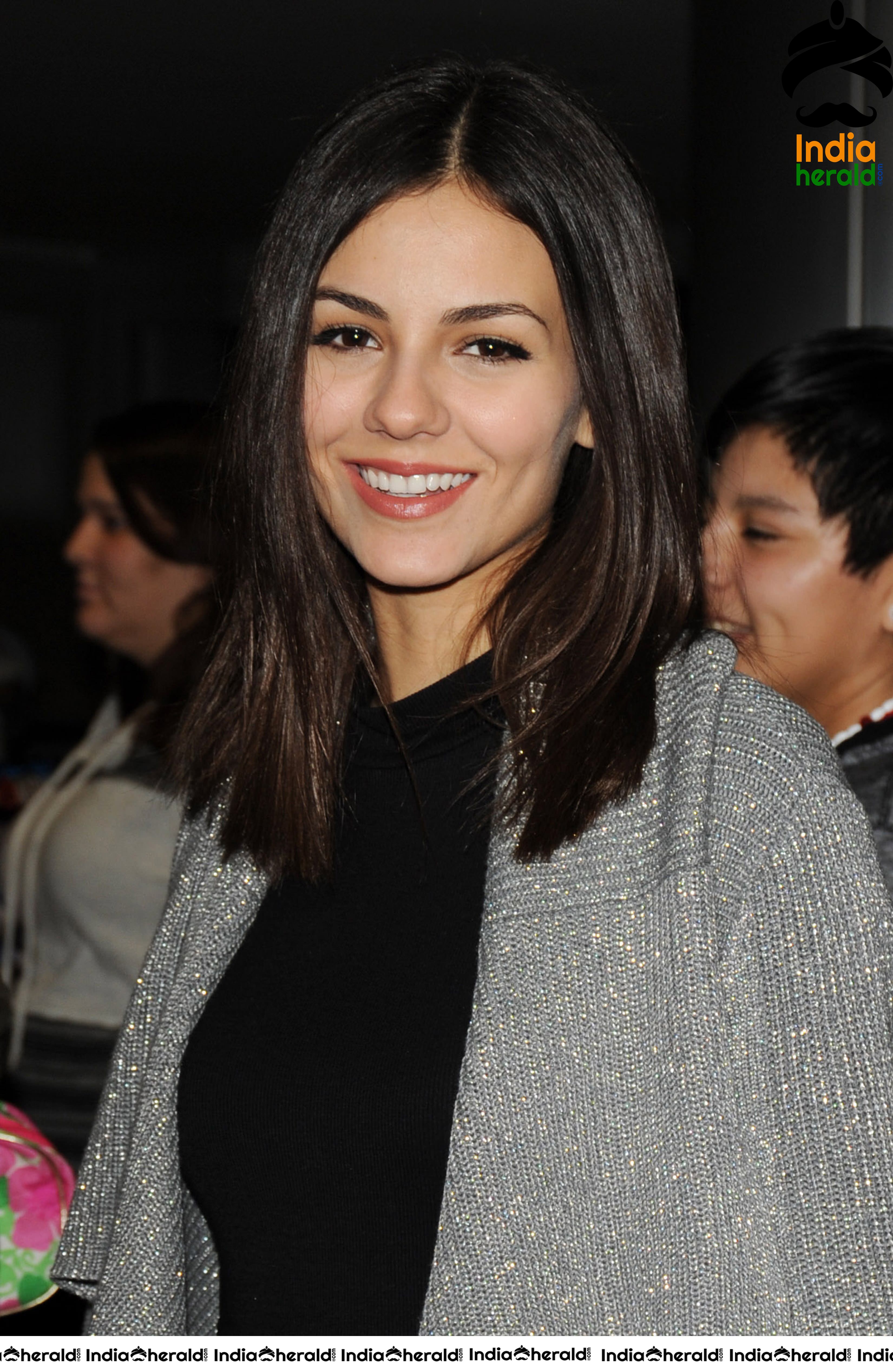 Victoria Justice Caught by Paparazzi at LAX Set 2