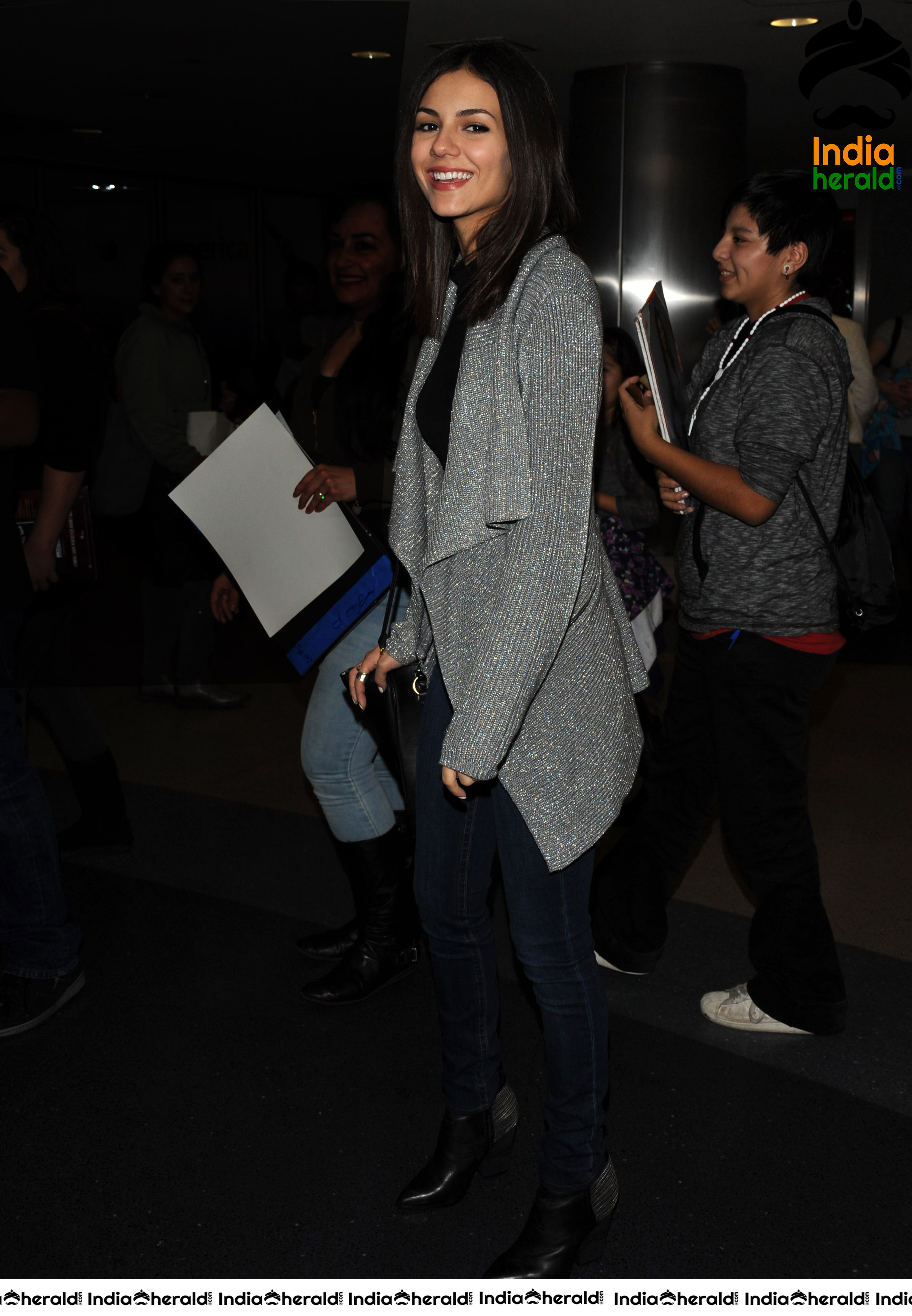Victoria Justice Caught by Paparazzi at LAX Set 2