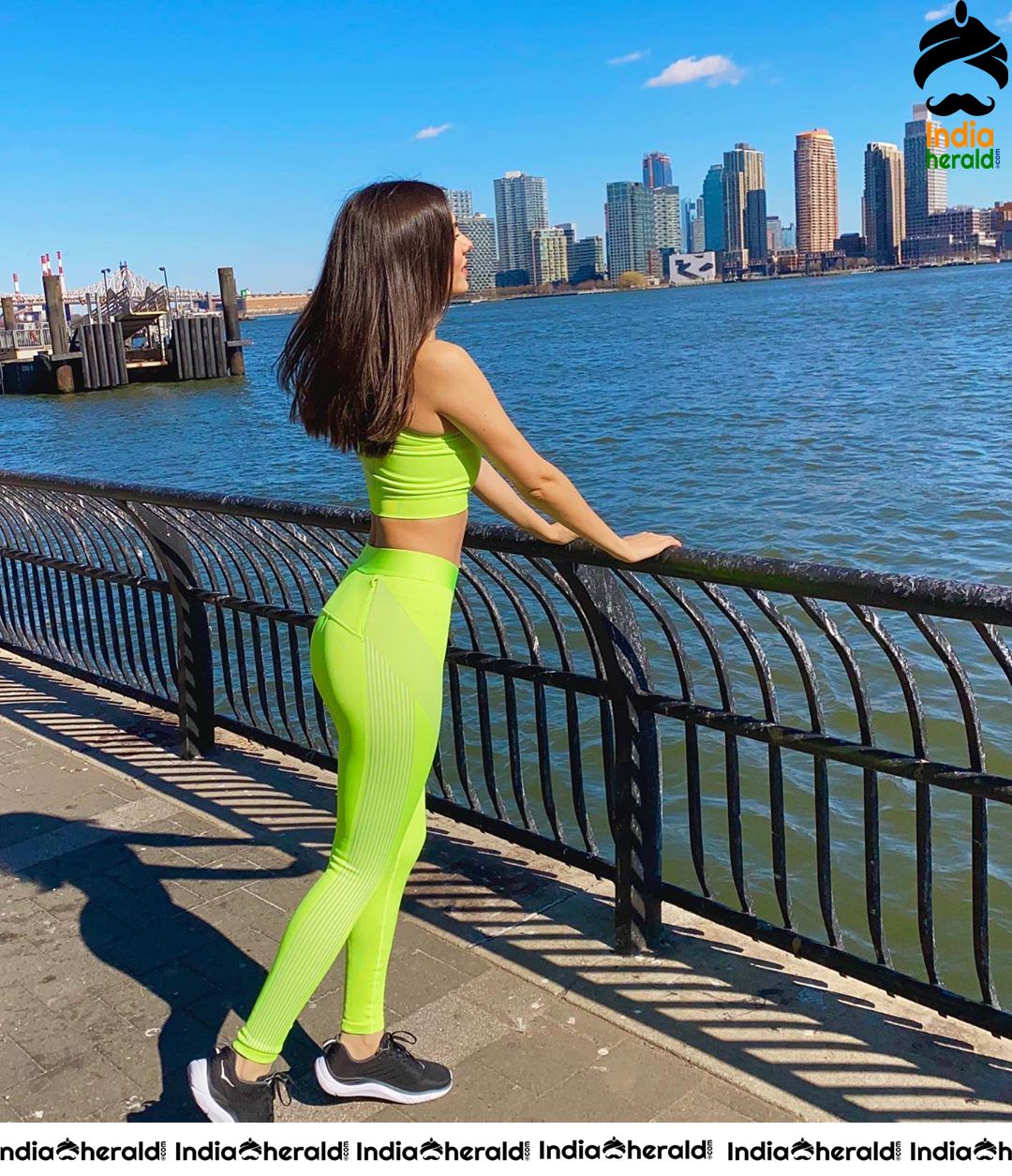 Victoria Justice flaunts her Hot Flat Tummy and Navel in Tight Gym Dress Set 1