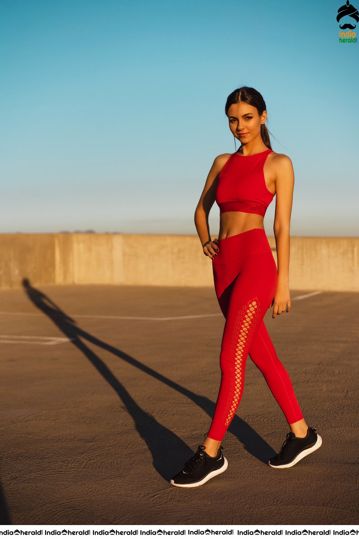 Victoria Justice Hot Trending Photos in Tight Leggings and Sports Brassiere