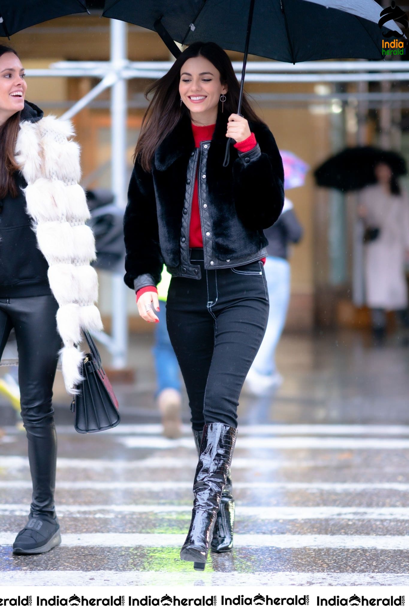Victoria Justice Out in New York on a Rain Day Set 2