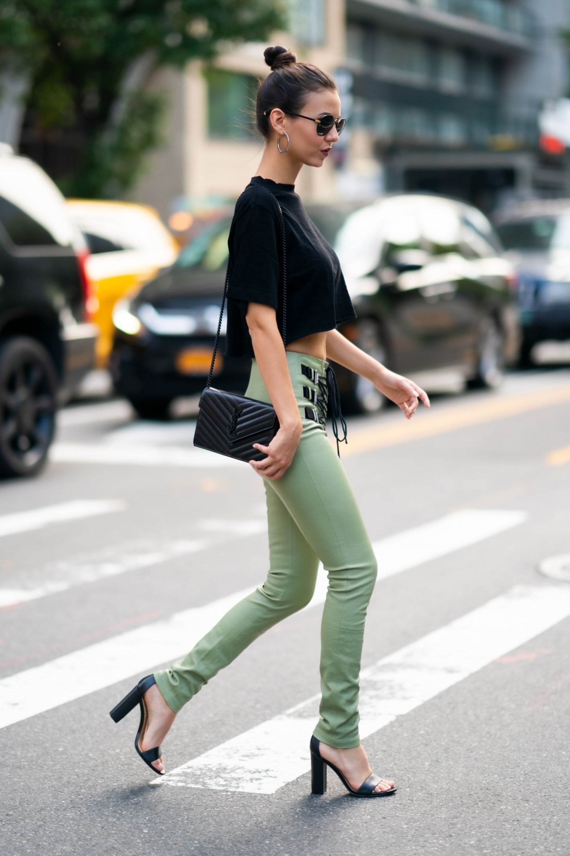 Victoria Justice Shows Her Navel While Walking In Street Of NYC Set 1