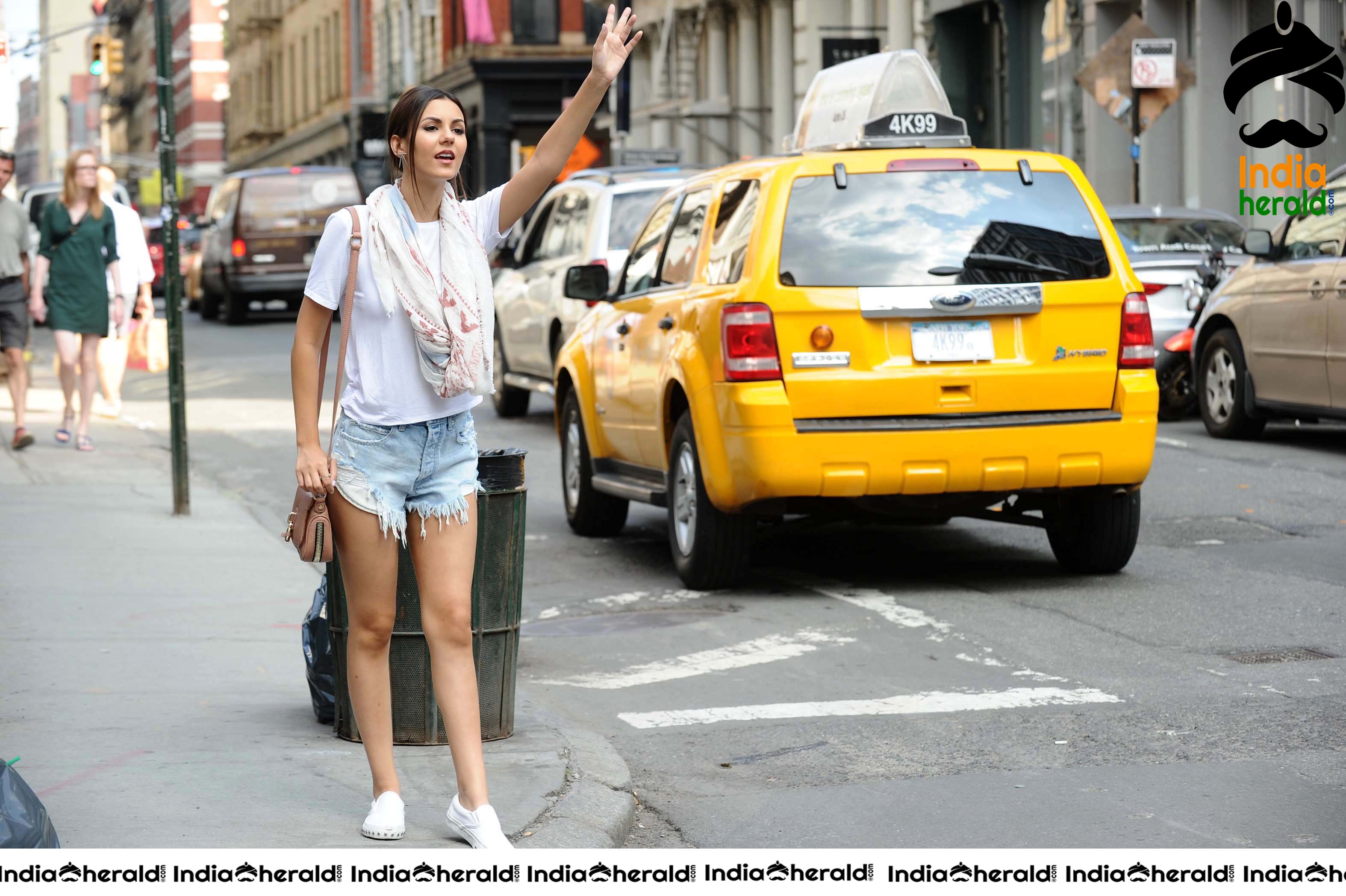 Victoria Justice shows her Sexy Thighs while she was caught in Public at NYC Set 2