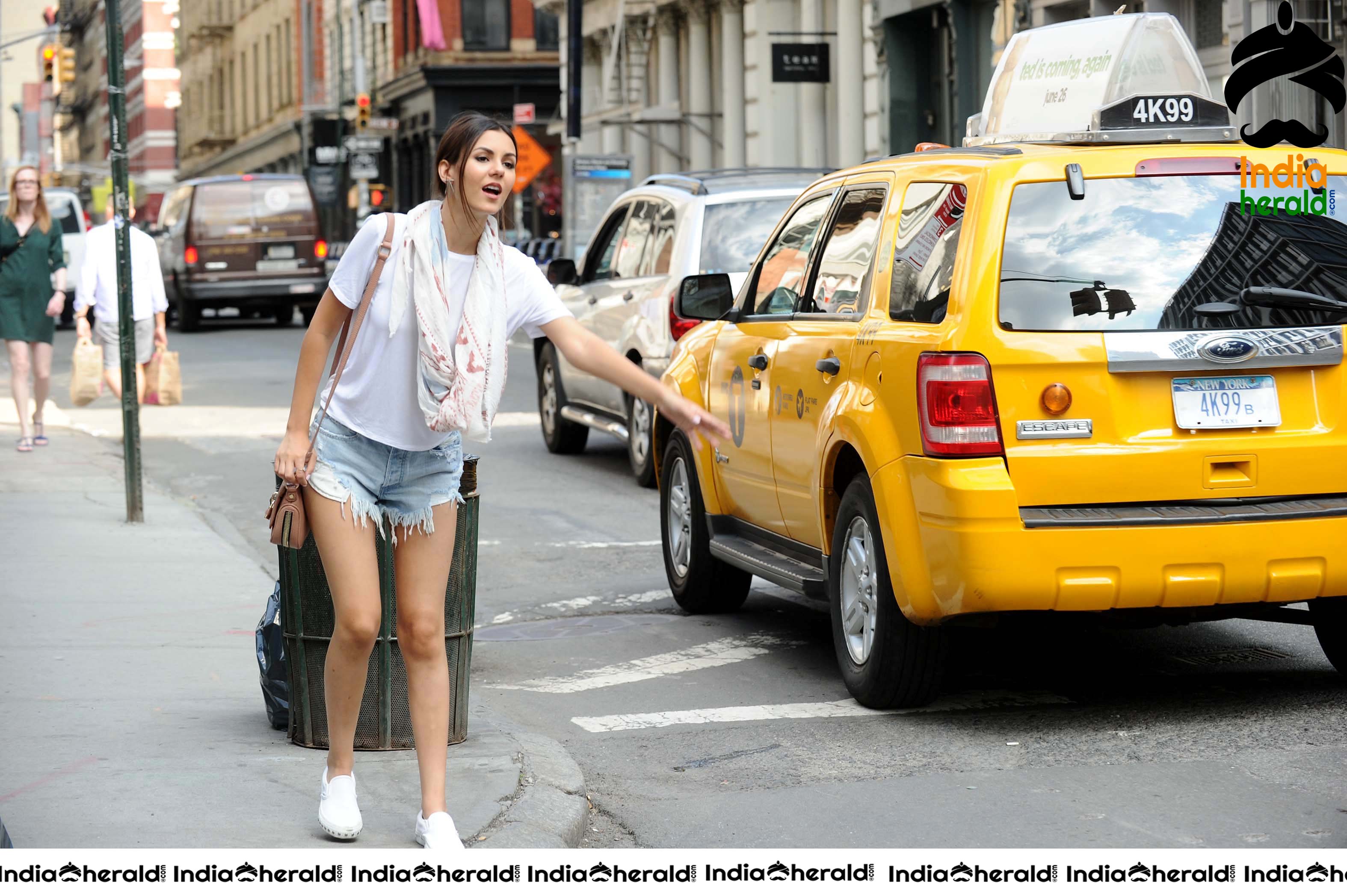 Victoria Justice shows her Sexy Thighs while she was caught in Public at NYC Set 2