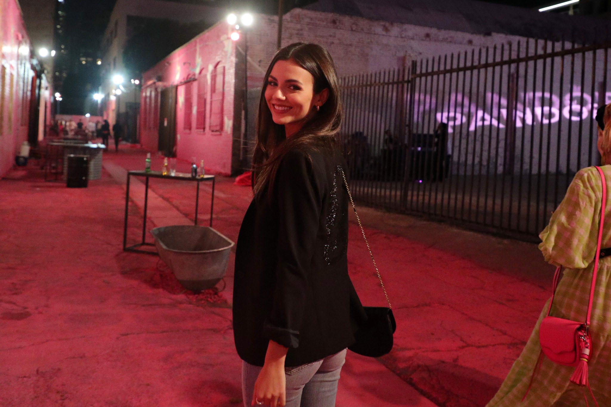 Victoria Justice Spotted In Bra At The Pandora Street Of Loves In Los Angeles Set 3