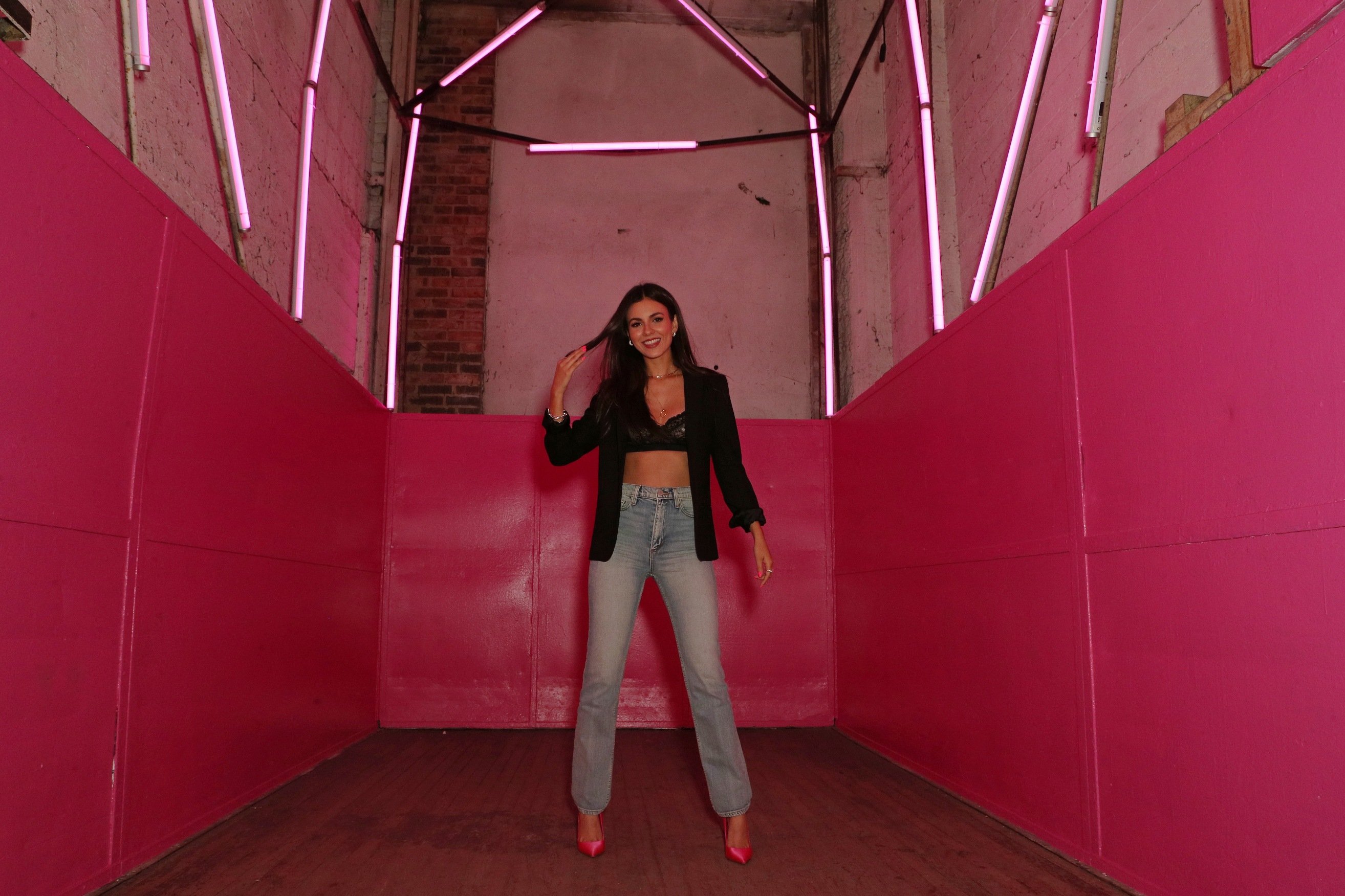 Victoria Justice Spotted In Bra At The Pandora Street Of Loves On Los Angeles Set 1