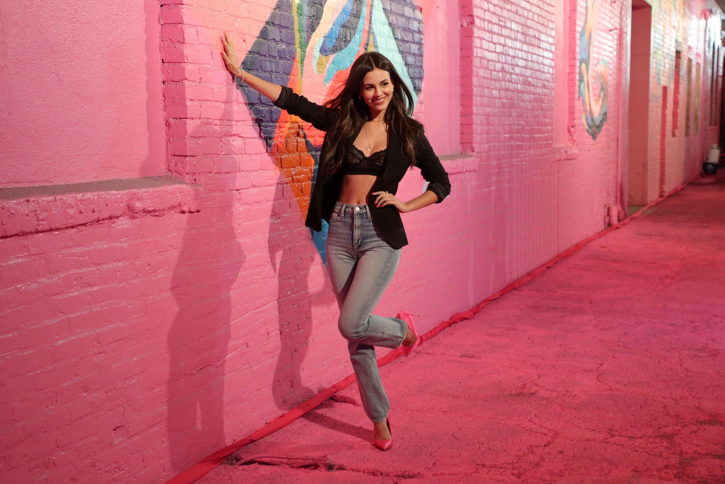 Victoria Justice Spotted In Bra At The Pandora Street Of Loves On Los Angeles Set 1