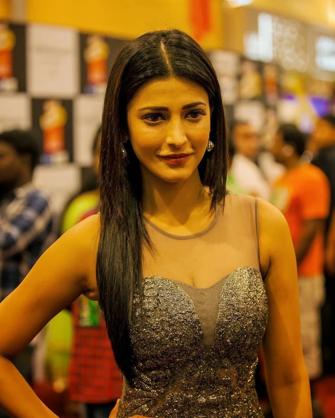 Vintage Collection Of Shruti Hassan From Various Award Shows