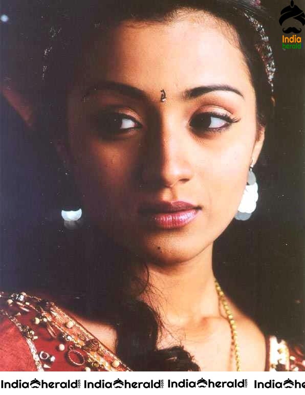 Vintage Unseen Hot Photos of Trisha shot 15 years ago