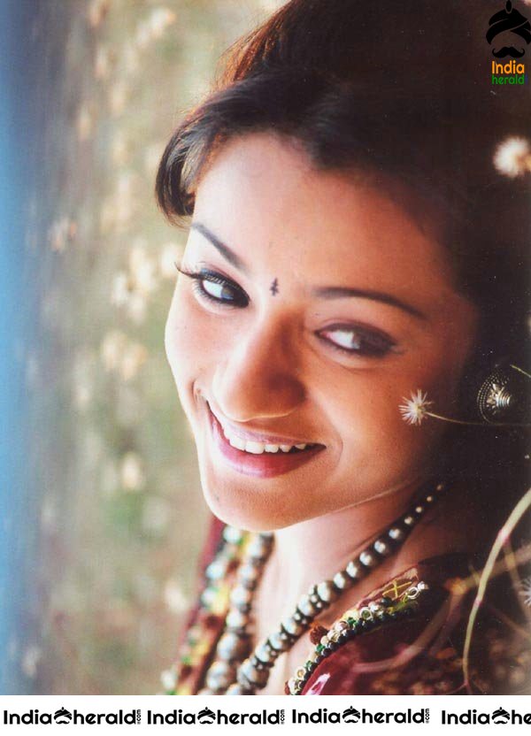 Vintage Unseen Hot Photos of Trisha shot 15 years ago