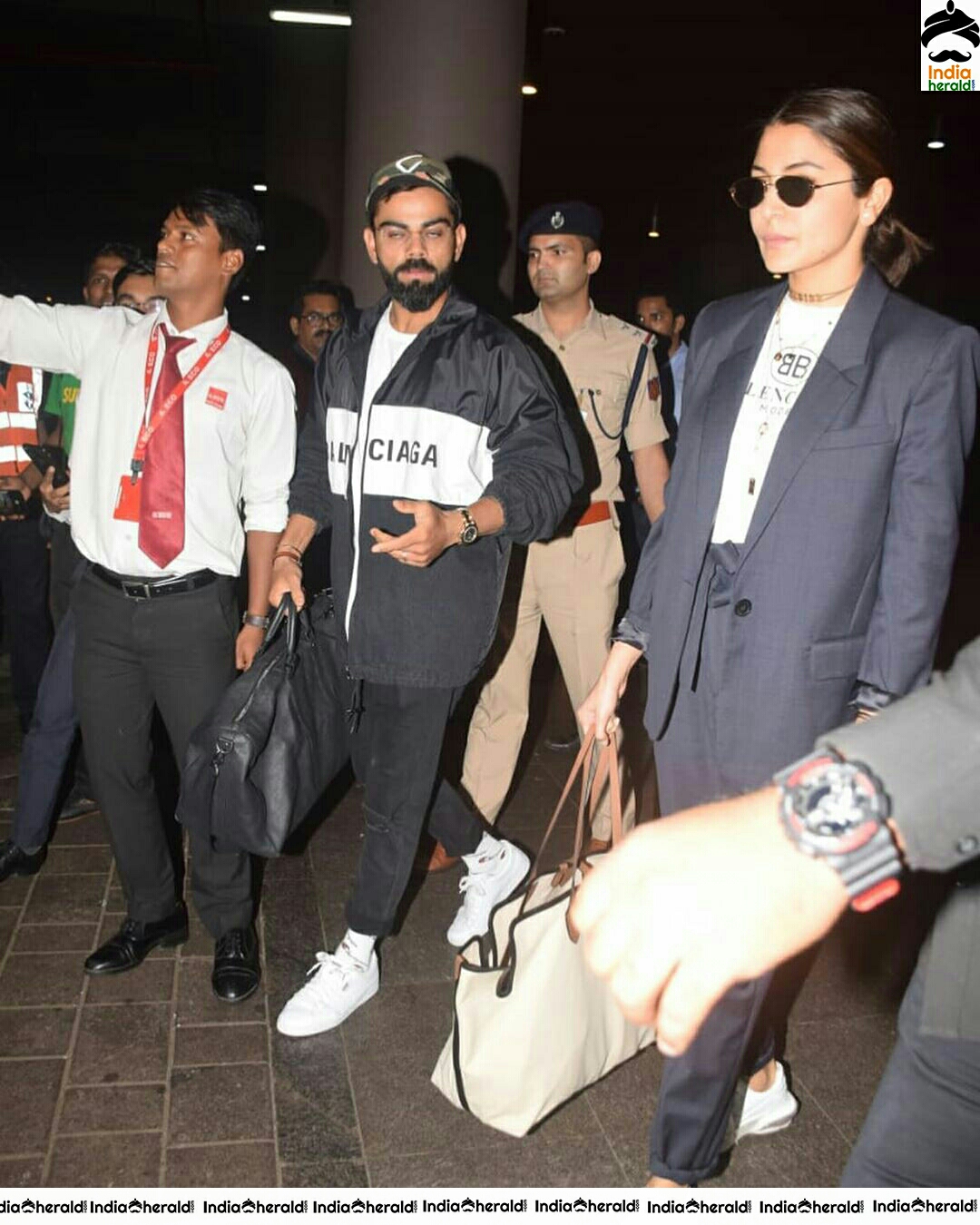 Virushka spotted At Delhi Airport