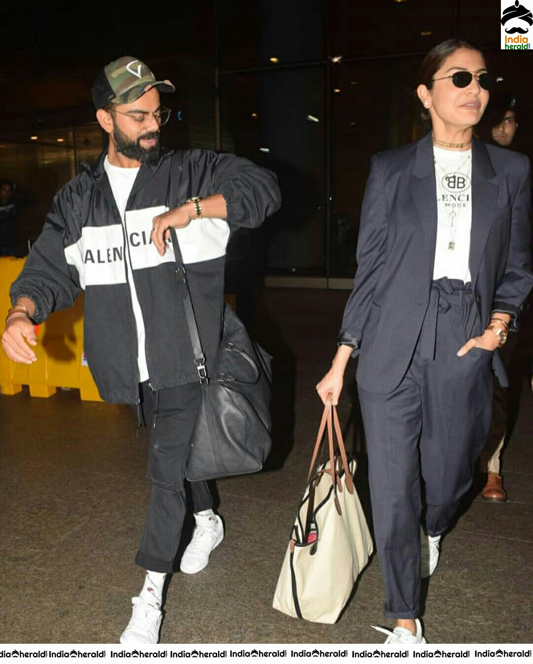 Virushka spotted At Delhi Airport