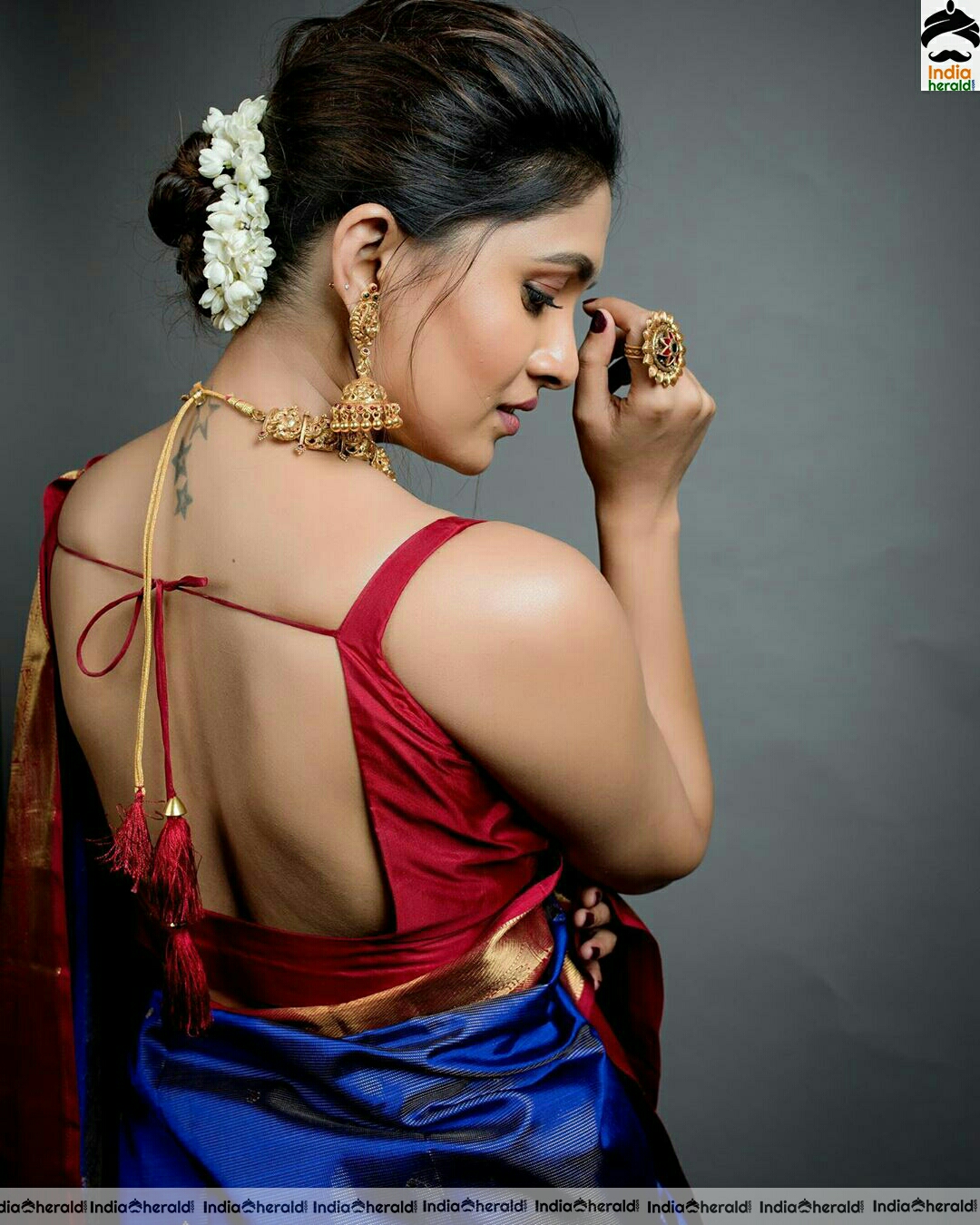 Vivacious Vani Bhojan Teasing Photos