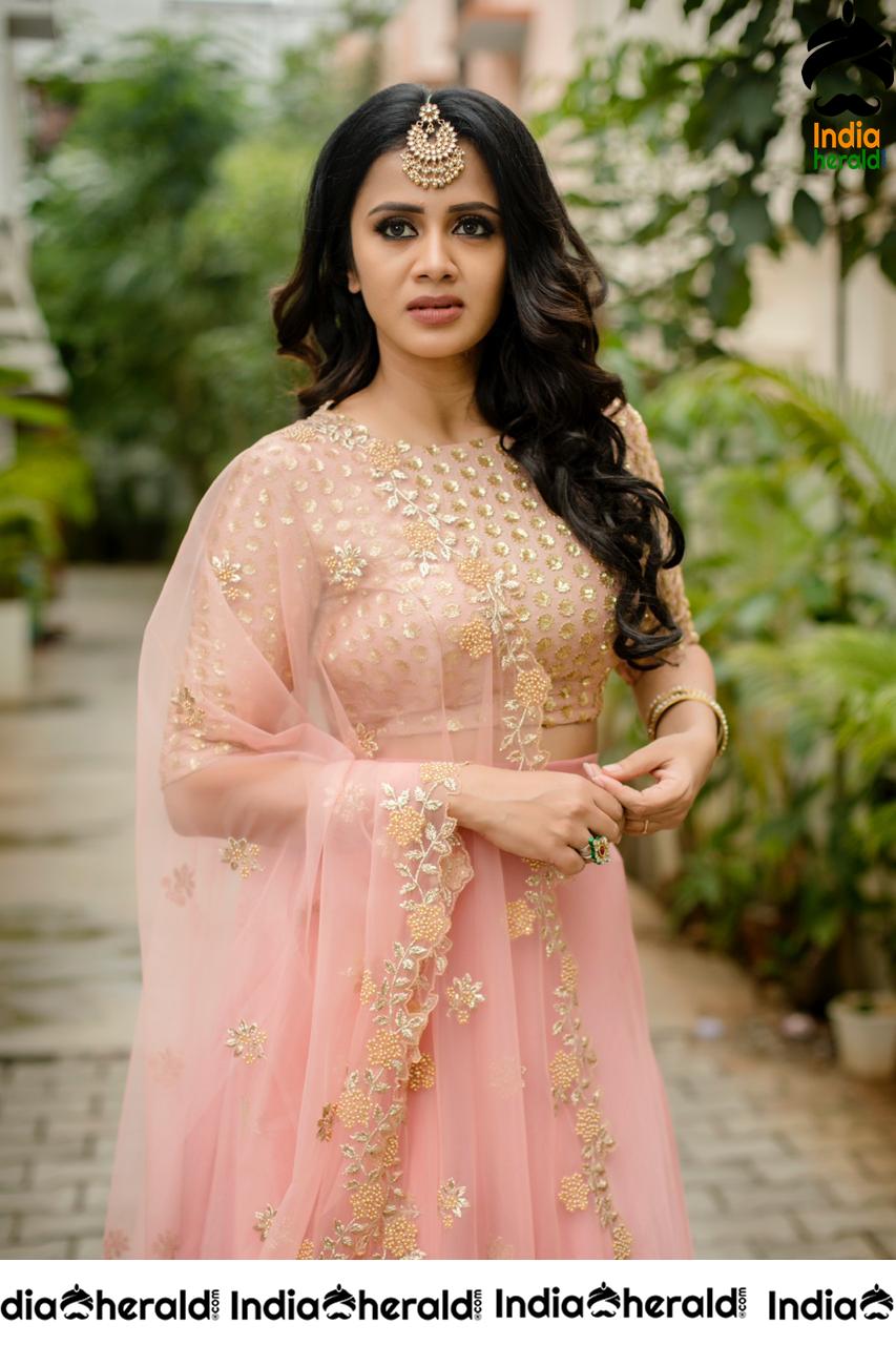 VJ Anjana Rangan Looking Elegant and So Beautiful