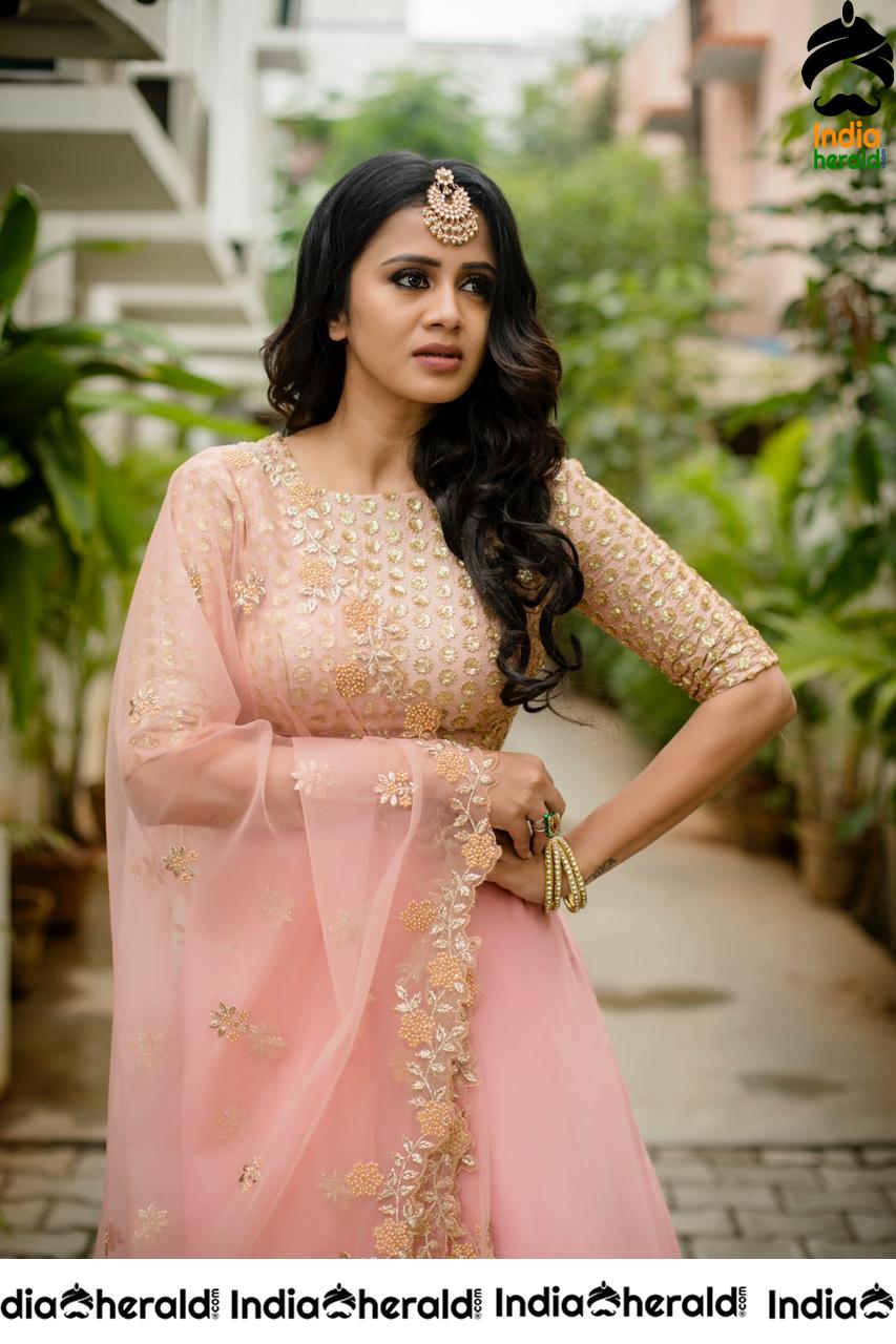 VJ Anjana Rangan Looking Elegant and So Beautiful