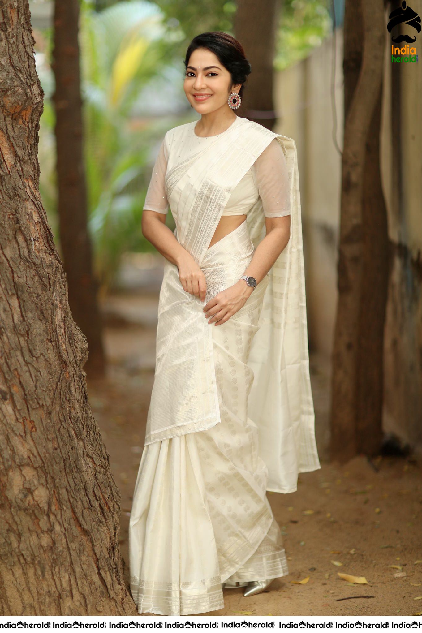 VJ Ramya Subramanian Latest Clicks in White Saree