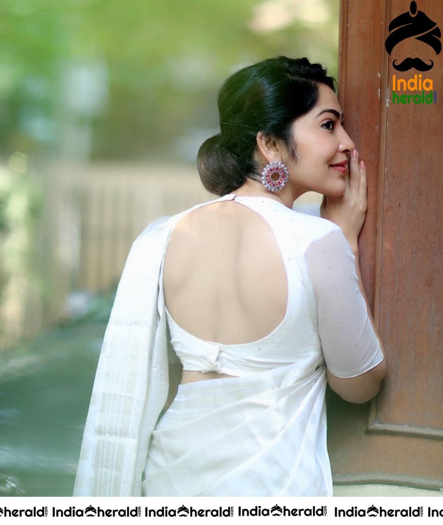 VJ Ramya Subramanian Latest Clicks in White Saree