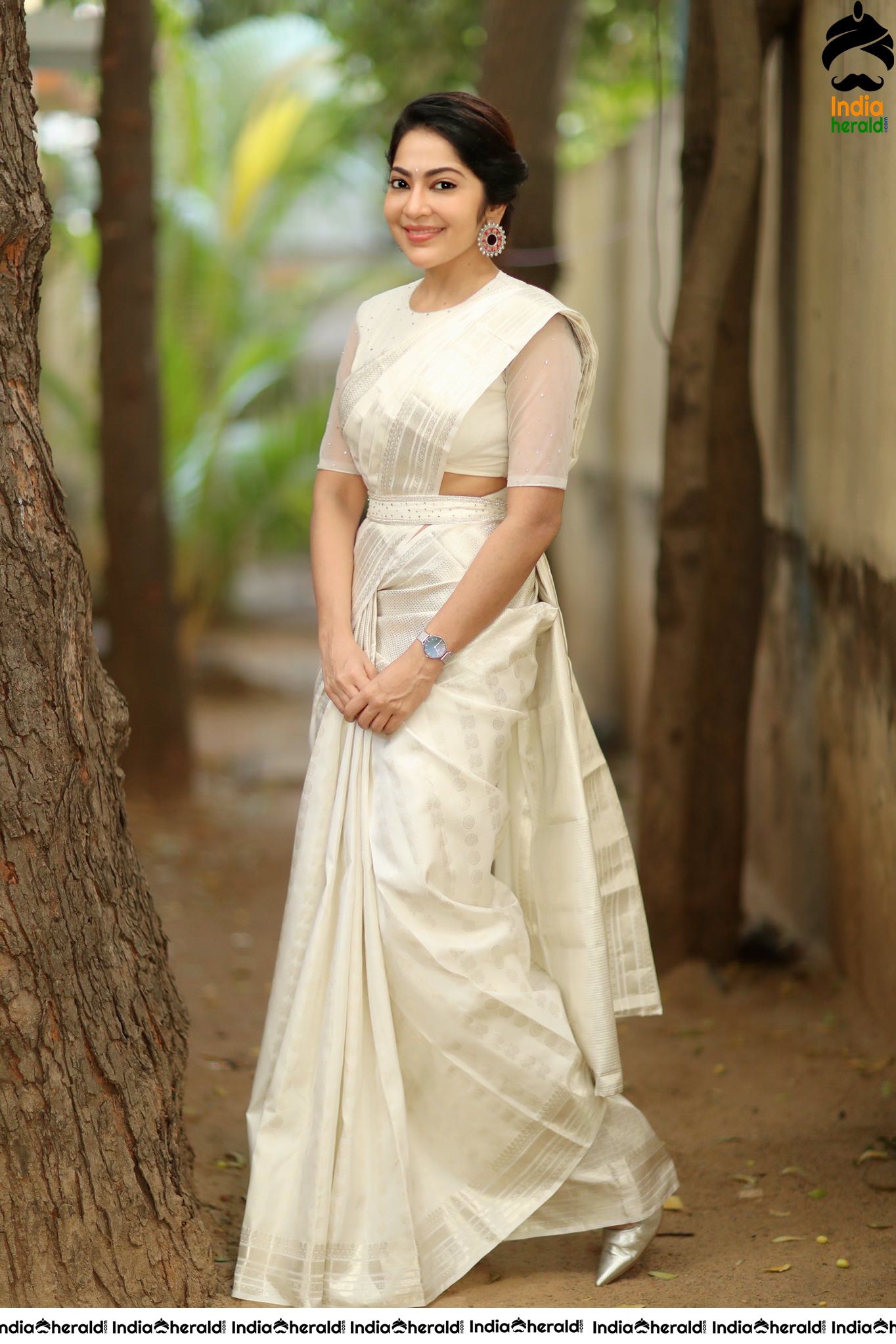 VJ Ramya Subramanian Latest Clicks in White Saree