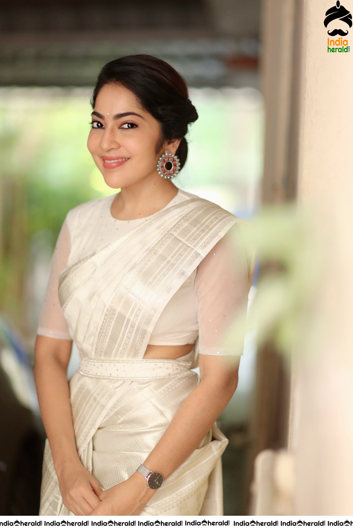 VJ Ramya Subramanian Latest Clicks in White Saree