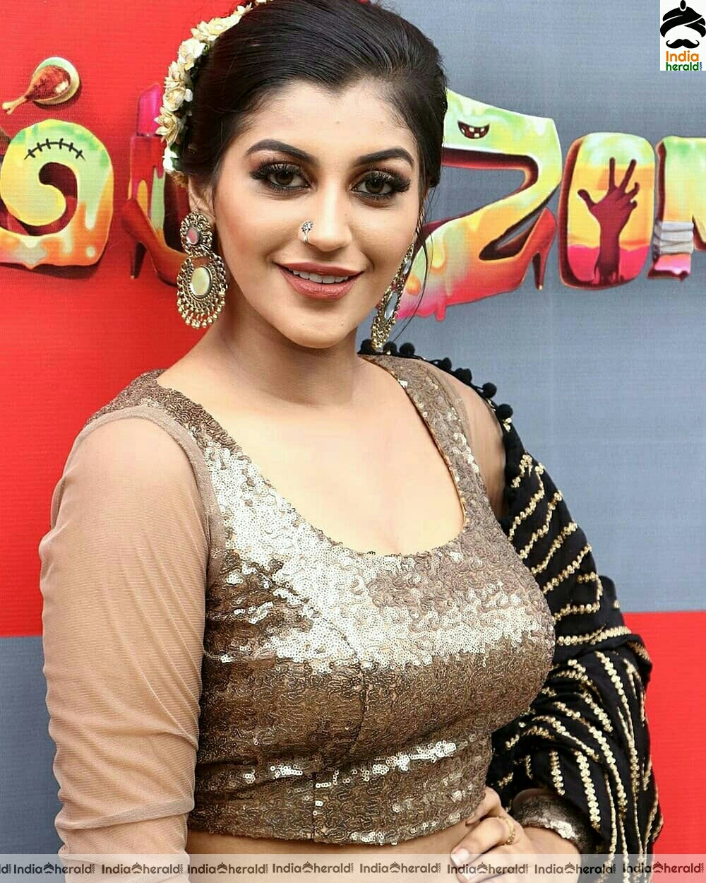 Yaashika Aanand flaunting her tempting waist and cleavage