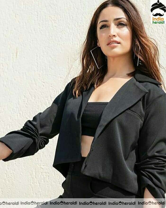 Yami Gautam Hot Black stills