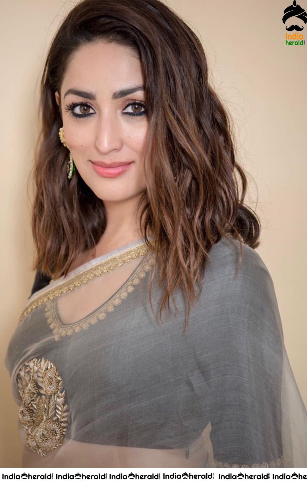 Yami Gautam Hot in Transparent Saree at Lokmat Most Stylish awards 2019 Set 2