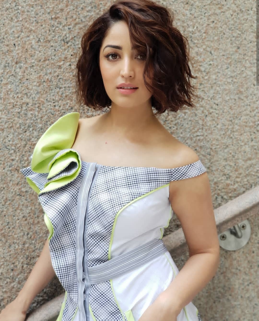 Yami Gautam Latest Candid Photos and Photoshoot in a new Haircut