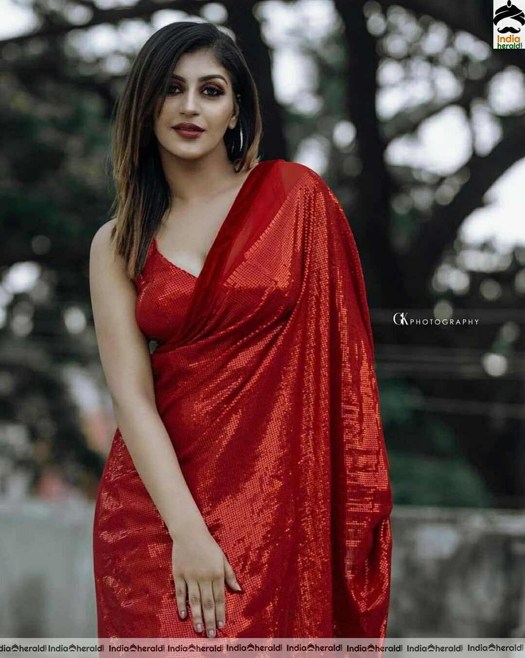 Yashika Aannand Hot Latest Red Saree Stills