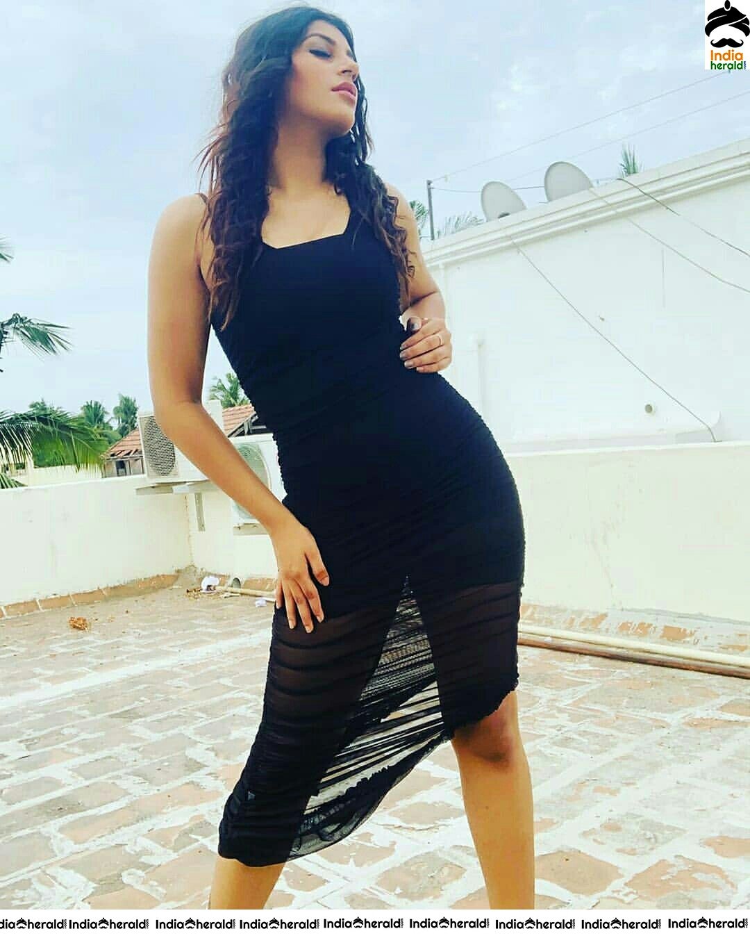 Yashika Aannand Super Hot Sexy Stills