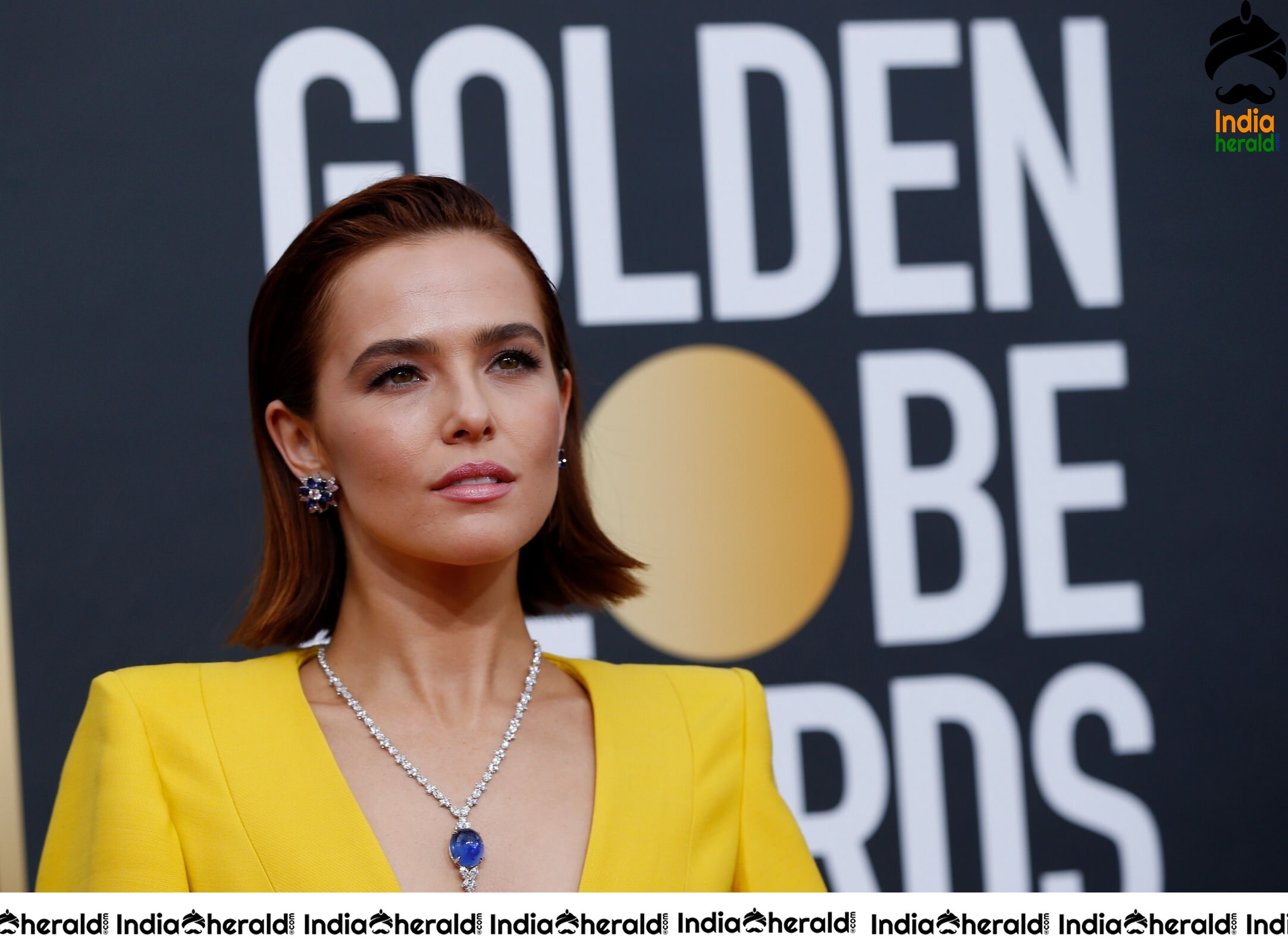 Zoey Deutch at 77th Annual Golden Globe Awards in Beverly Hills Set 2