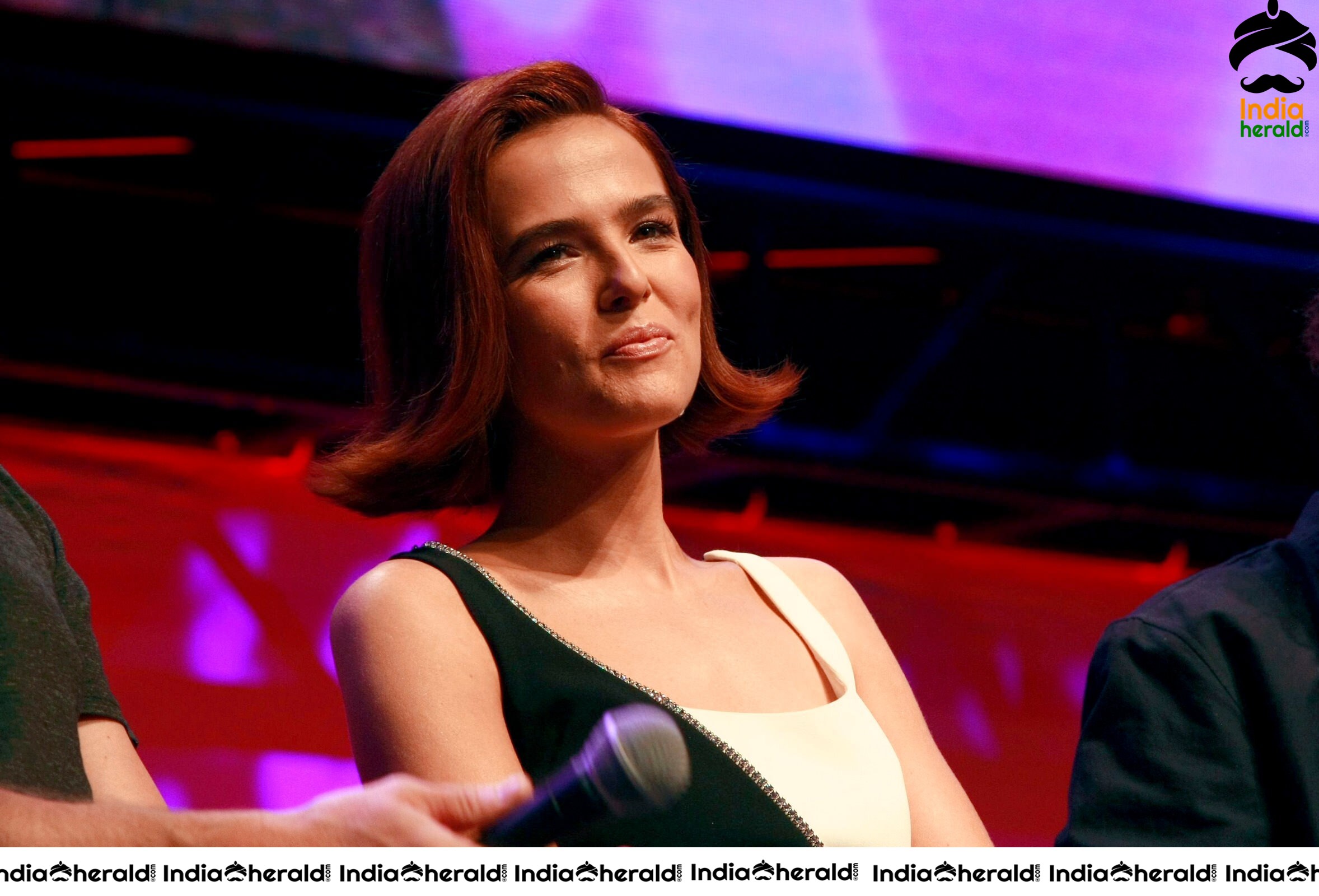 Zoey Deutch at Zombieland 2 Panel in Los Angeles