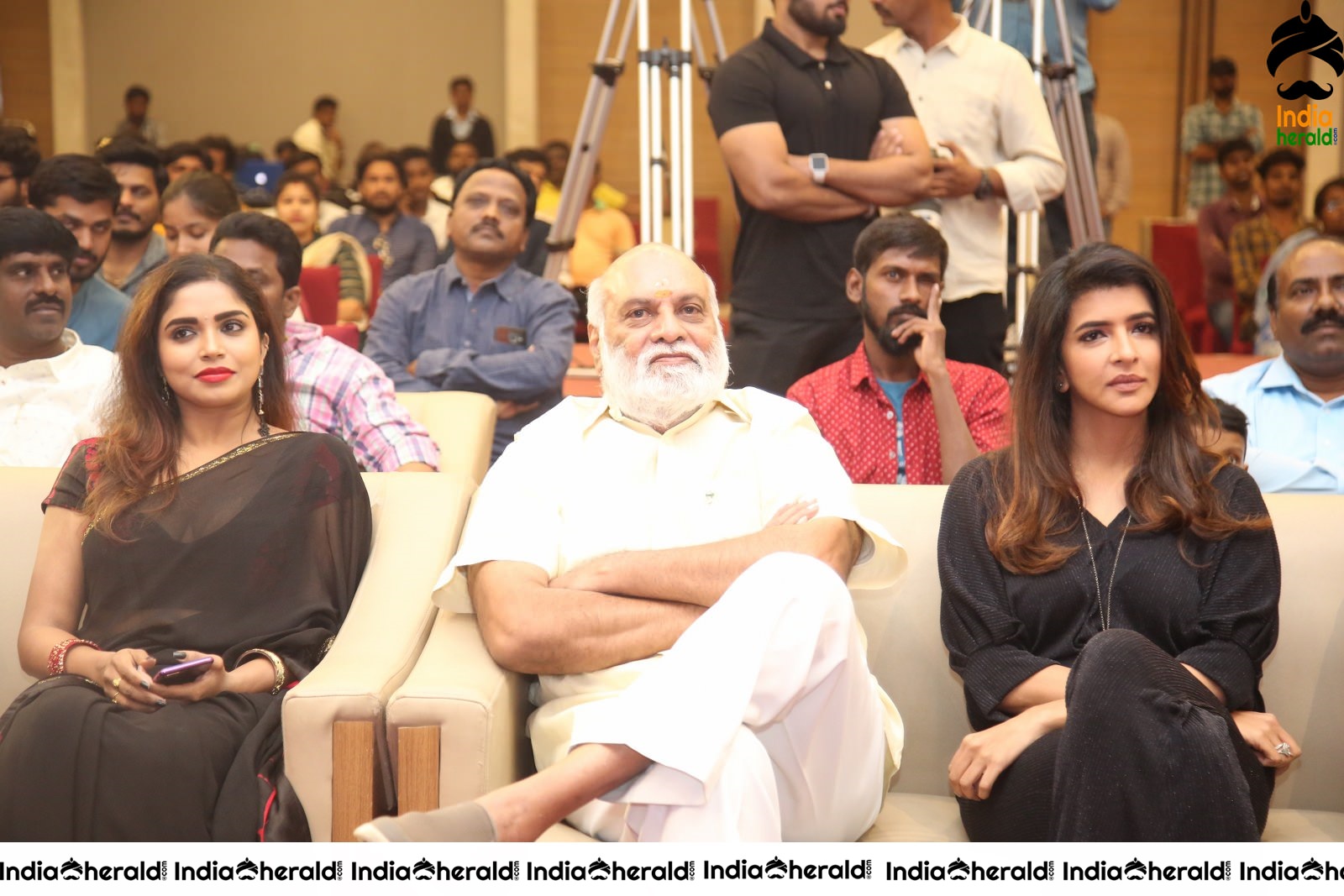 3 Monkeys Movie Event Stills Set 1