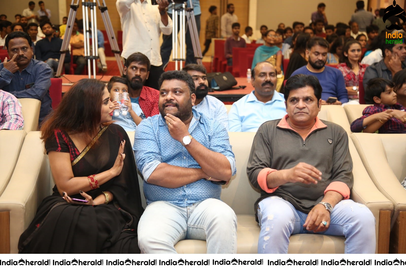 3 Monkeys Movie Event Stills Set 5