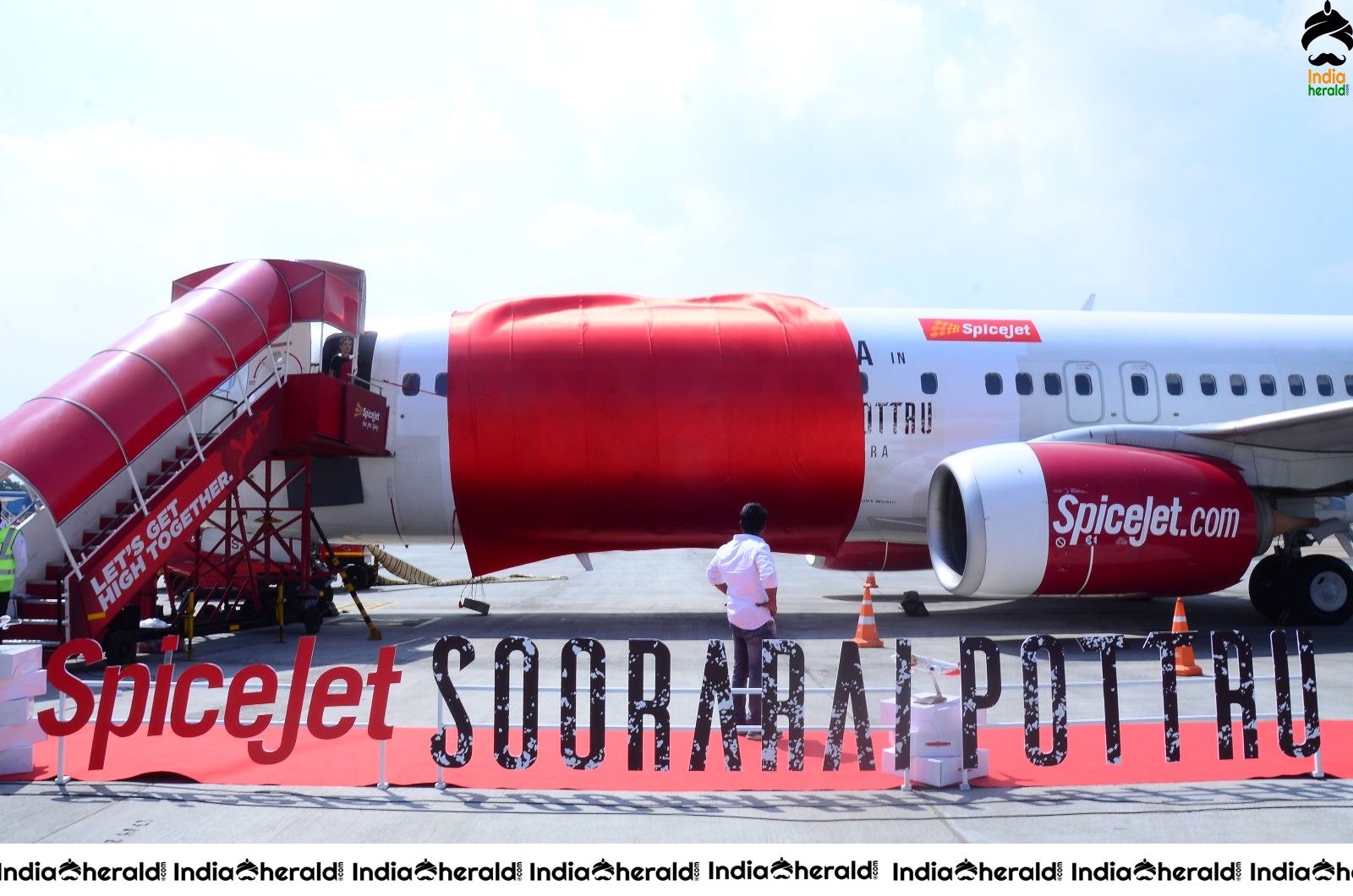 Aakaasam Nee Haddhu Ra third single Pilla puli launch photos Set 4