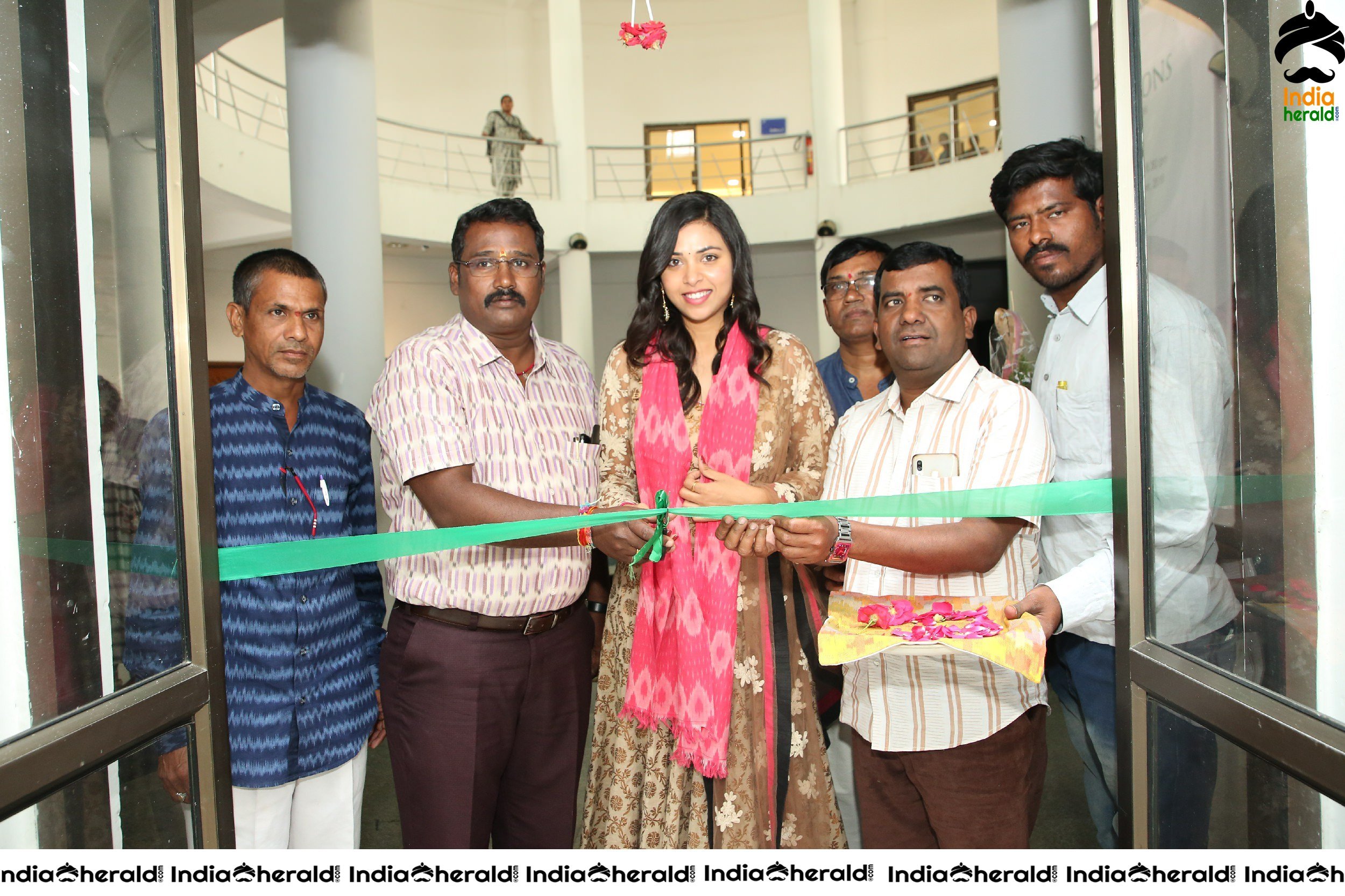 Actress Aashikka Meka Inaugurates Pochampally IKAT Art Mela