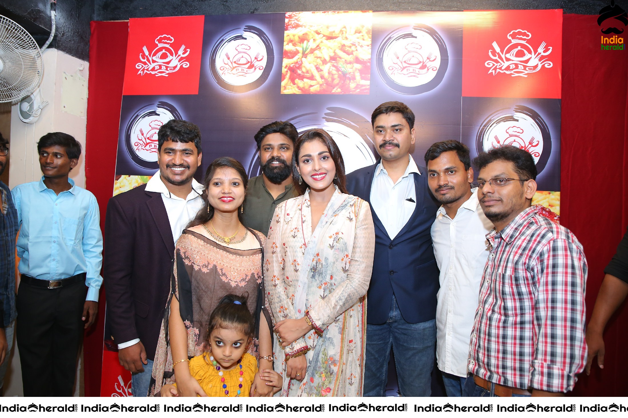Actress Archana and Madhu Shalini Inaugurates Bahar Biryani Cafe and takeaway Set 1