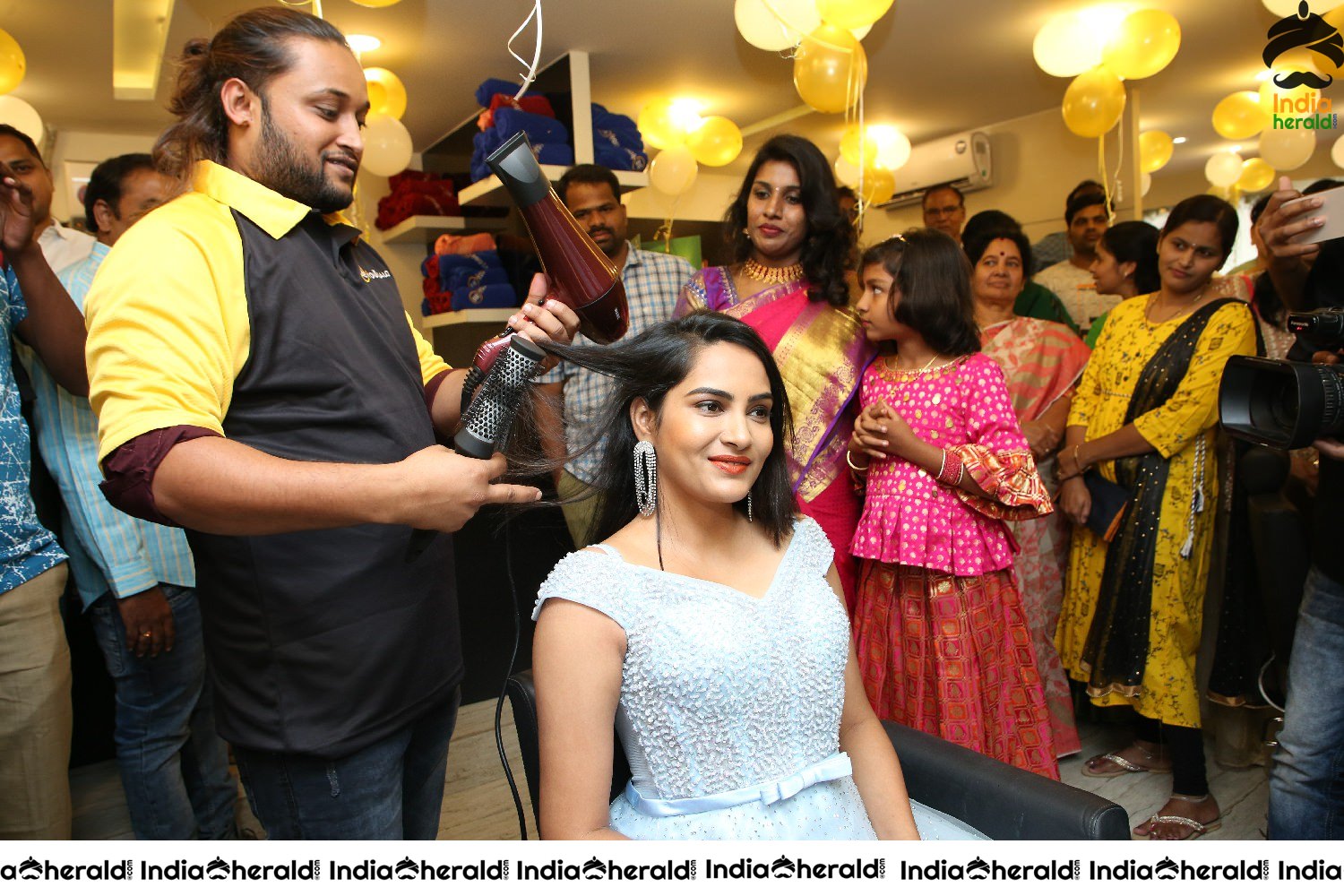 Actress Himaja Inaugurates BeYou Salon at Suchitra Set 1