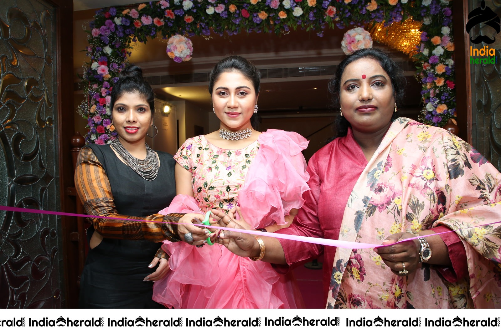 Actress Meghali Inaugurates Trendz Expo at Taj Krishna