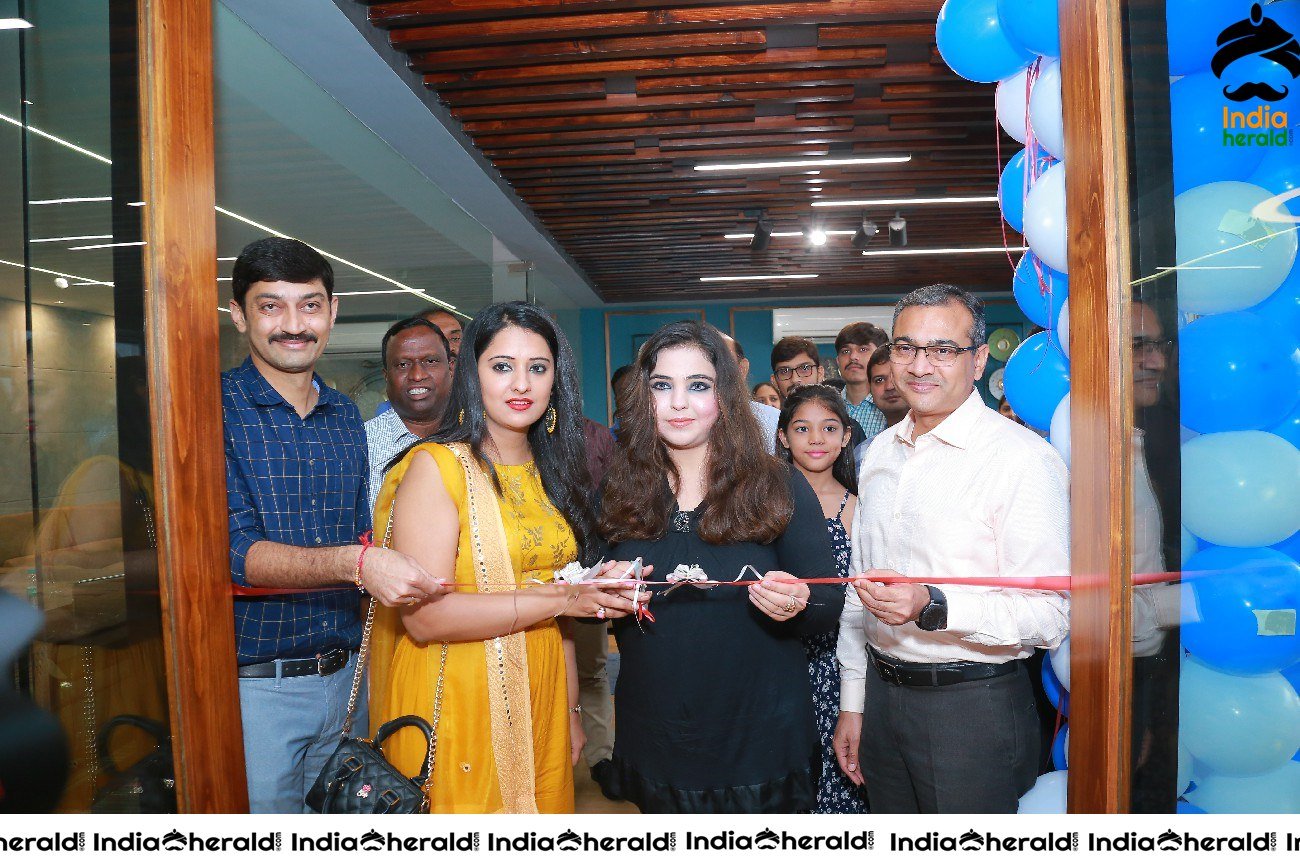 Actress Nikita Launches Sleepwell world Retail Showroom at Gachibowli Set 2