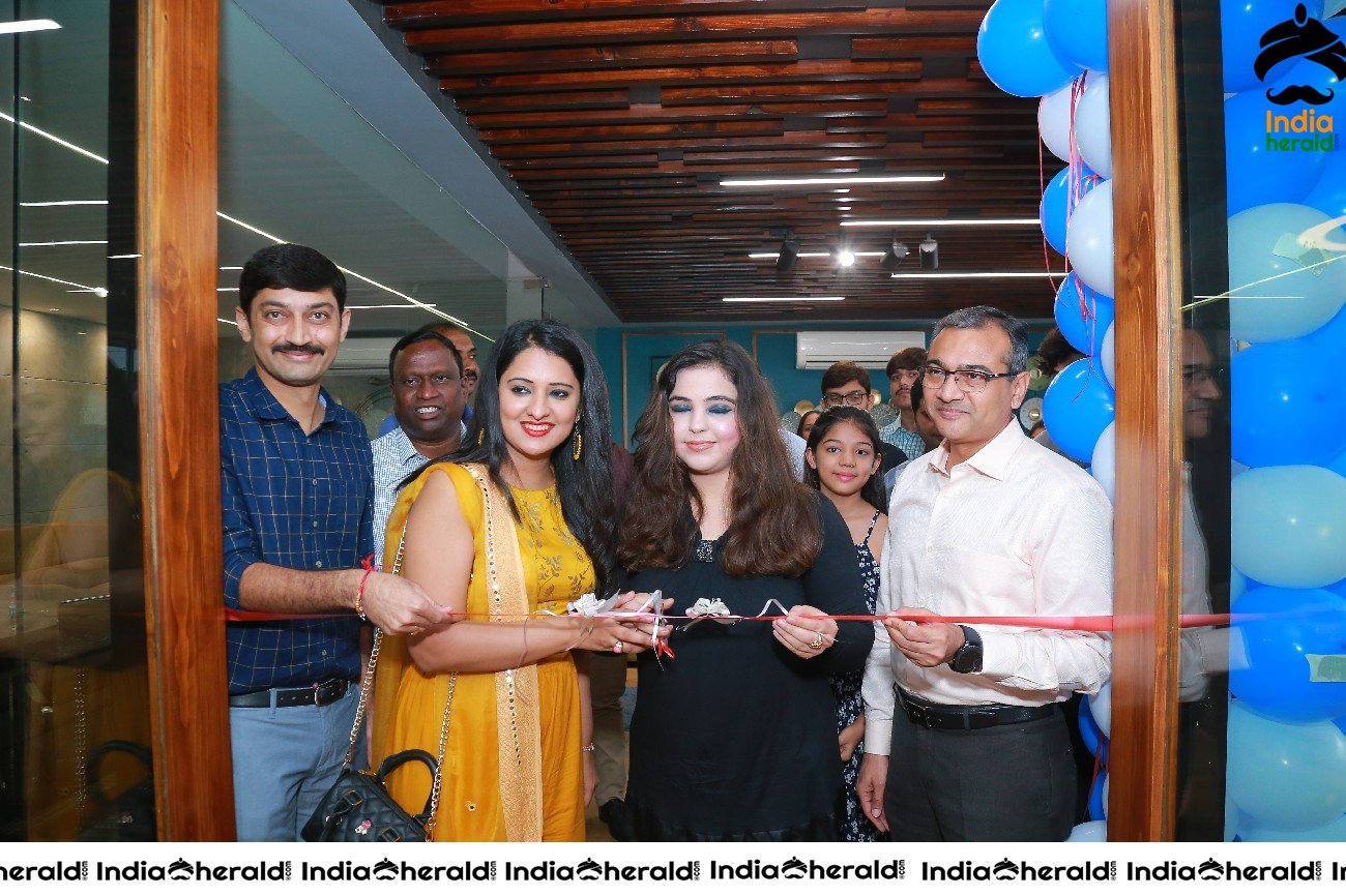 Actress Nikita Launches Sleepwell world Retail Showroom at Gachibowli Set 2