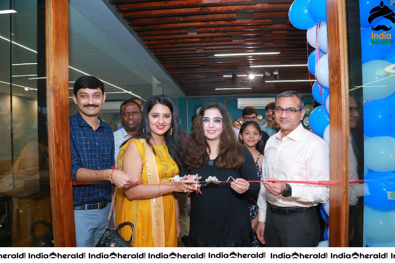Actress Nikita Launches Sleepwell world Retail Showroom at Gachibowli Set 2