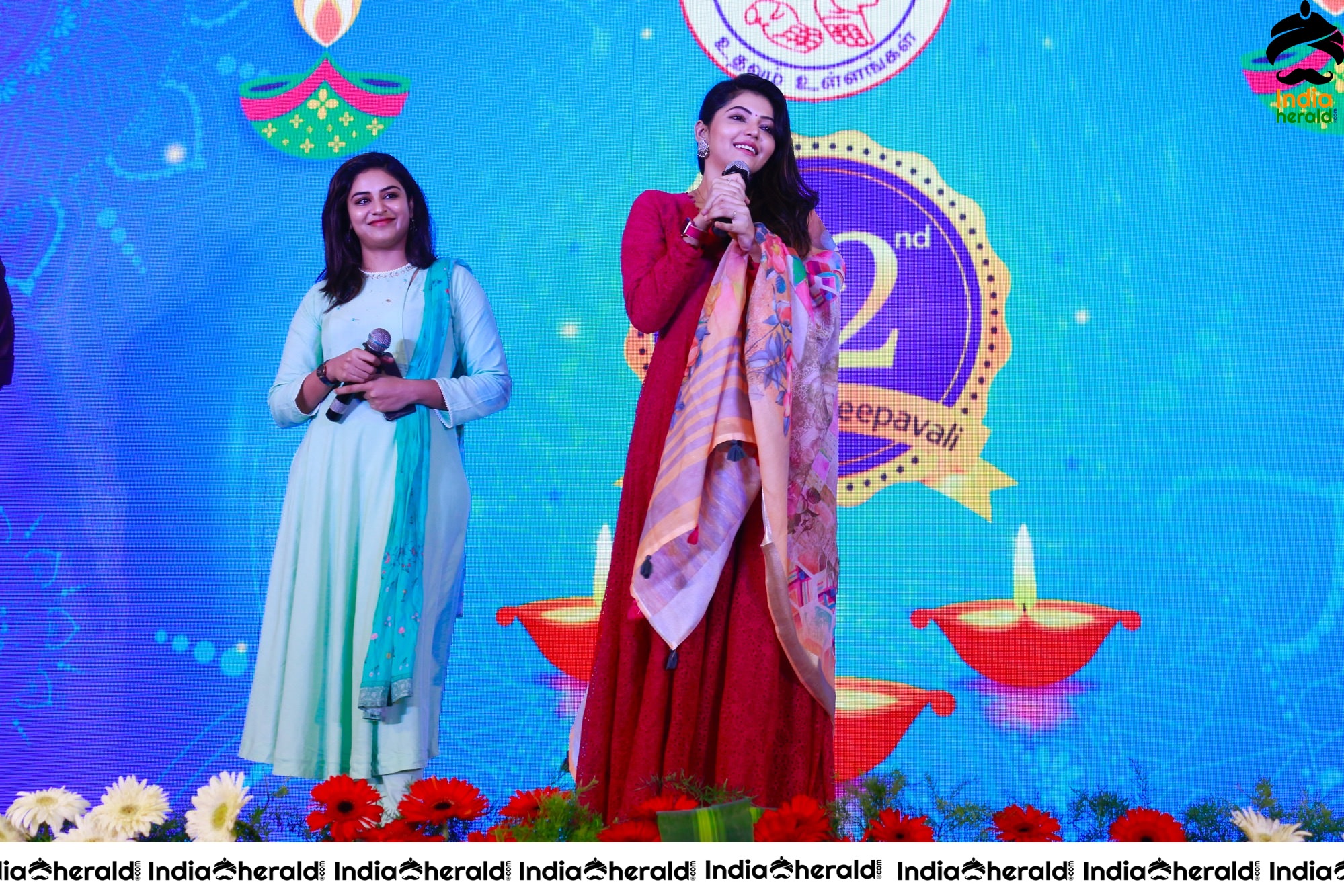 Actresses Indhuja and Athulya Celebrated Diwali with Kids